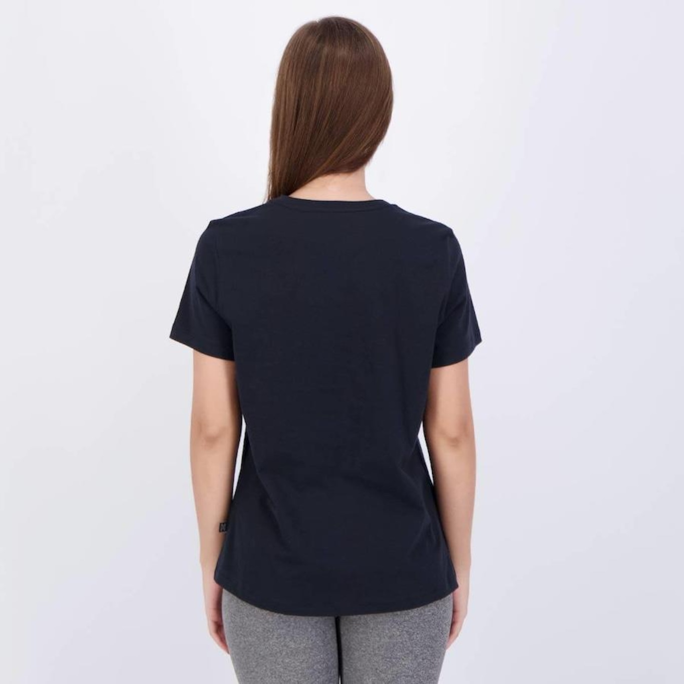 Camiseta Puma Ess Logo W - Feminina - Foto 4