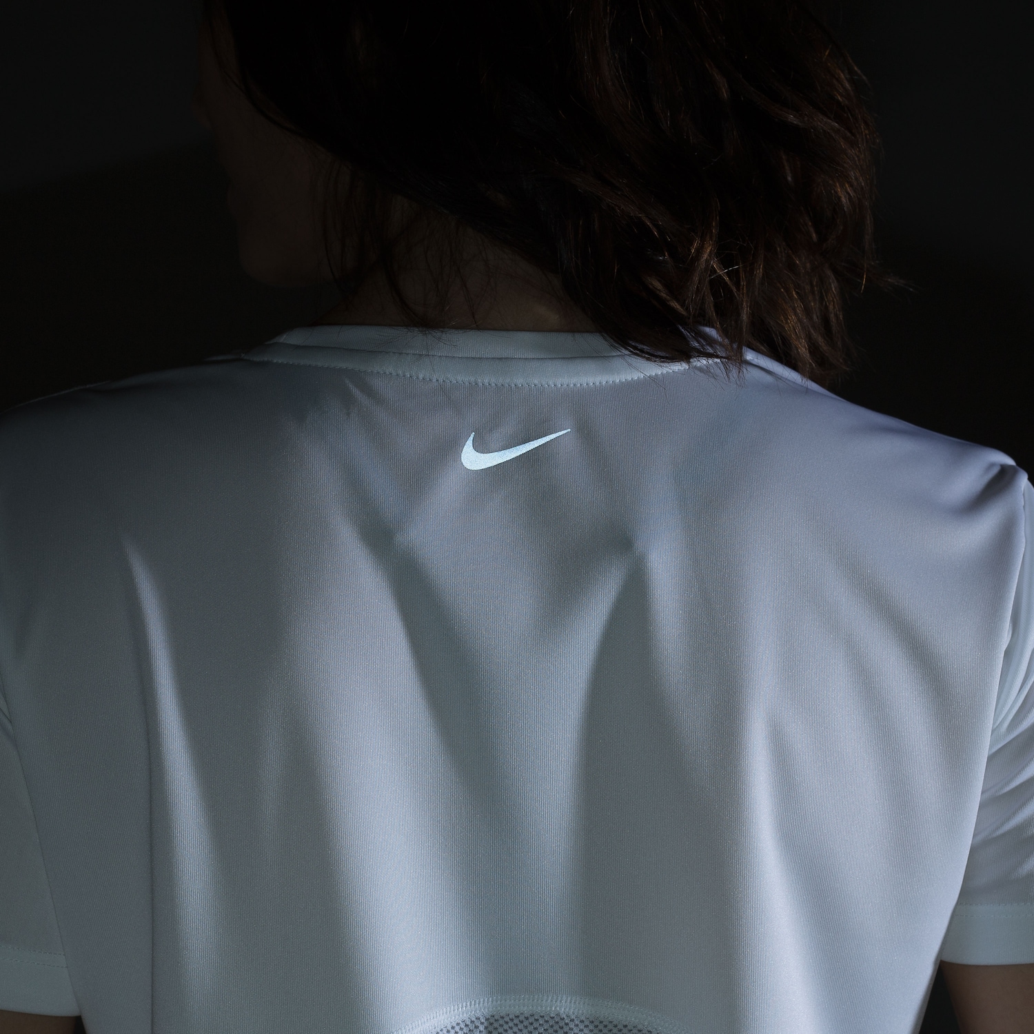 Camiseta Nike Miler Top SS - Feminina - Foto 3