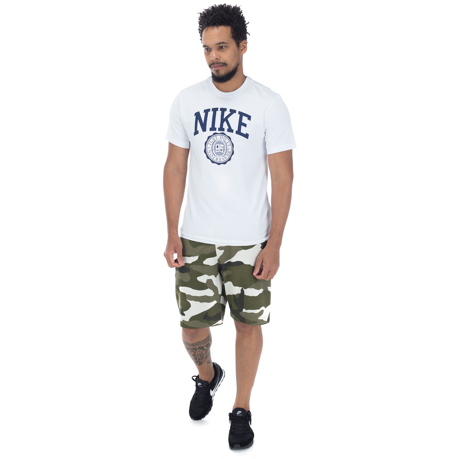 Camiseta Nike Sportswear SS Tee Uni At - Masculina - Foto 4