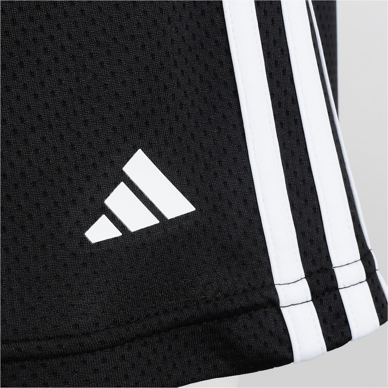 Bermuda Masculina adidas Basica 3 Listras - Foto 4