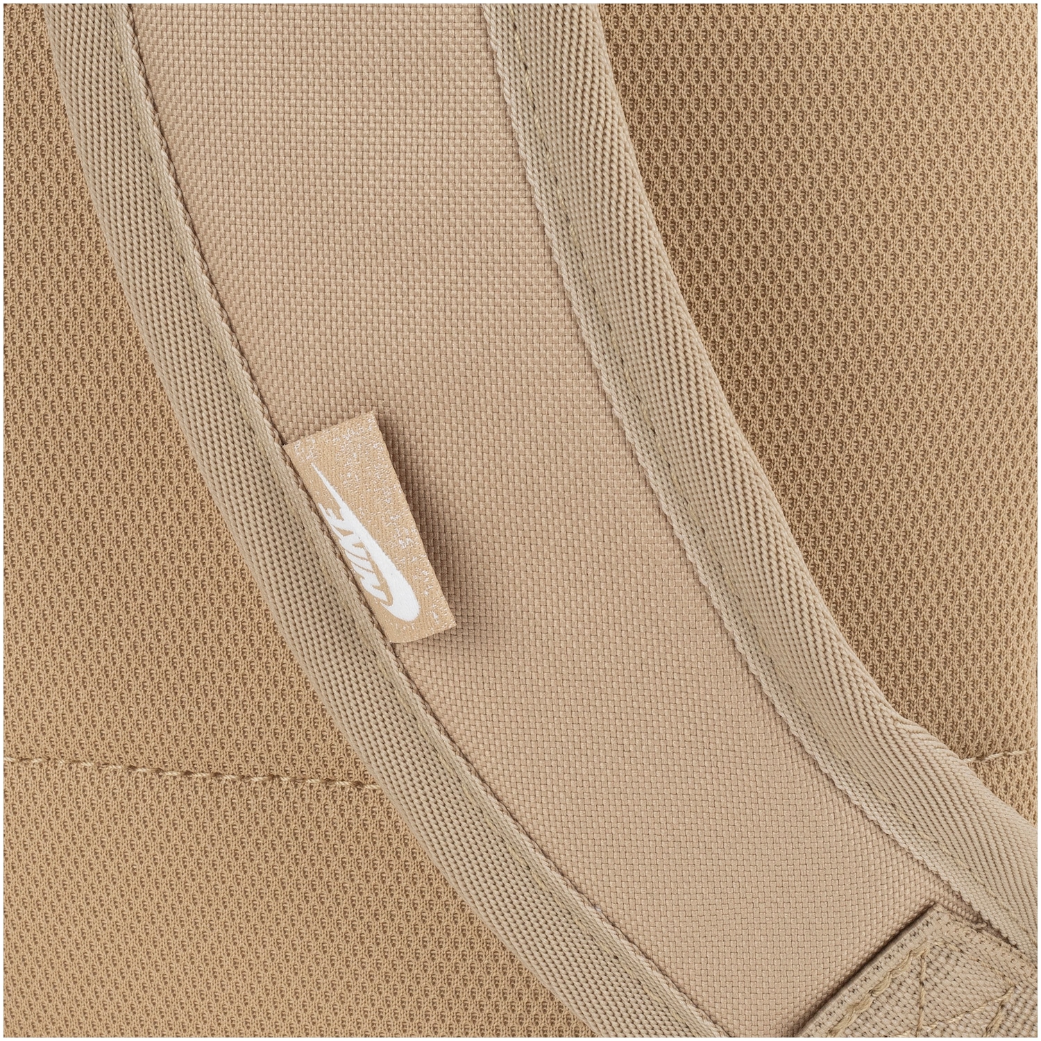 Mochila Nike Elemental Hbr 21L Recortes Respiráveis - Foto 3