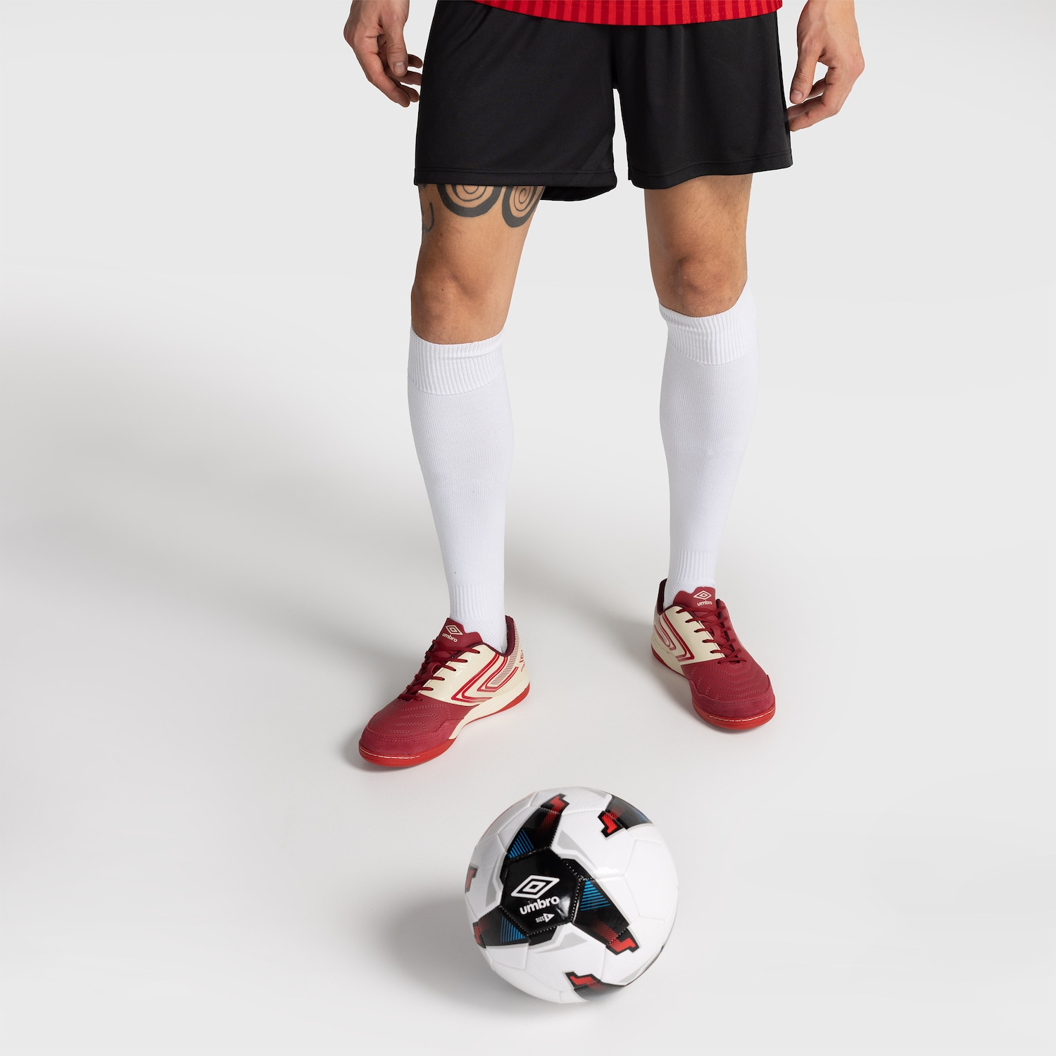 Chuteira Futsal Umbro Pro 5 Bump Club - Adulto - Foto 2