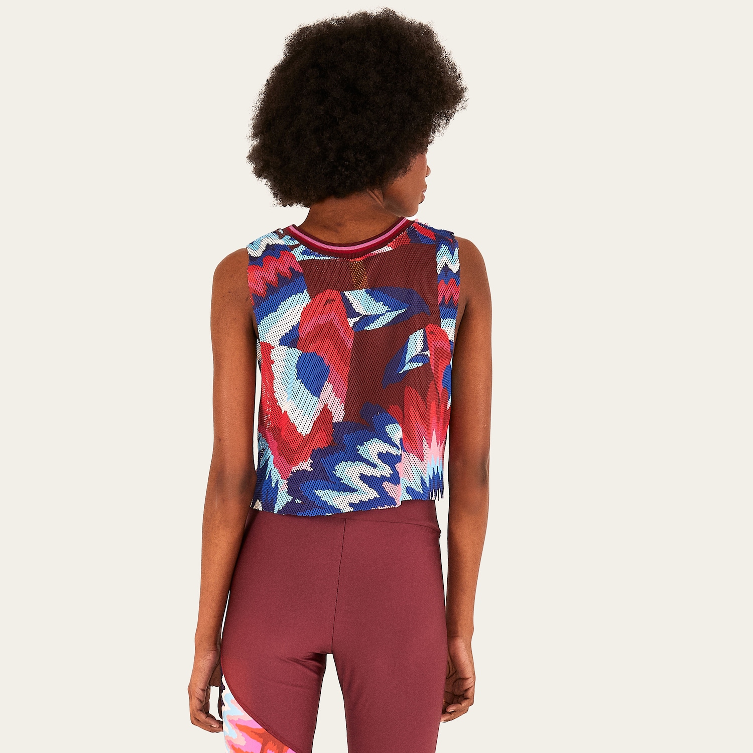 Camiseta Regata Feminina Farm Tela Chevron Tucanos - Foto 2