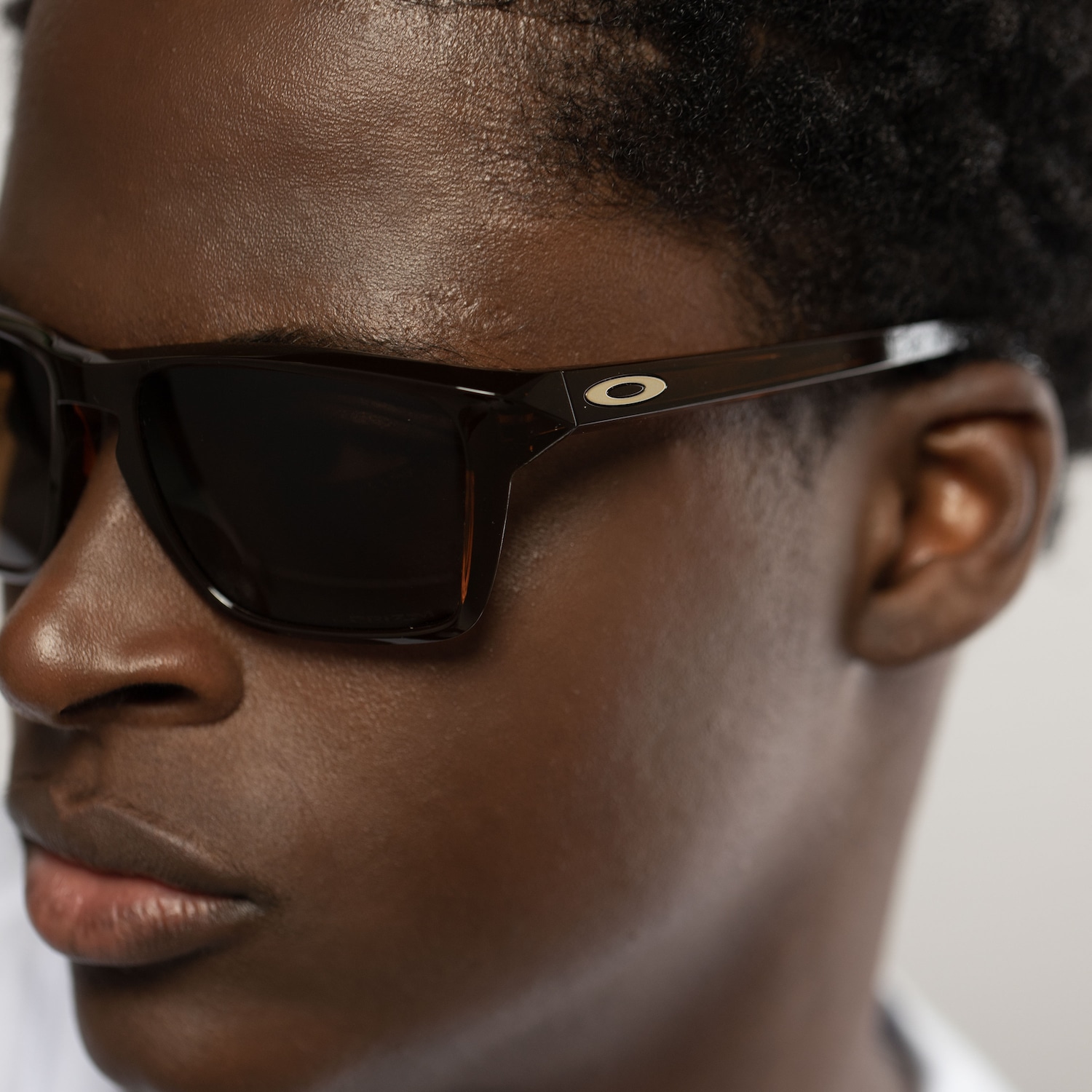 Óculos de Sol Oakley Sylas Polished Prizm Rootbeer - Unissex - Foto 4