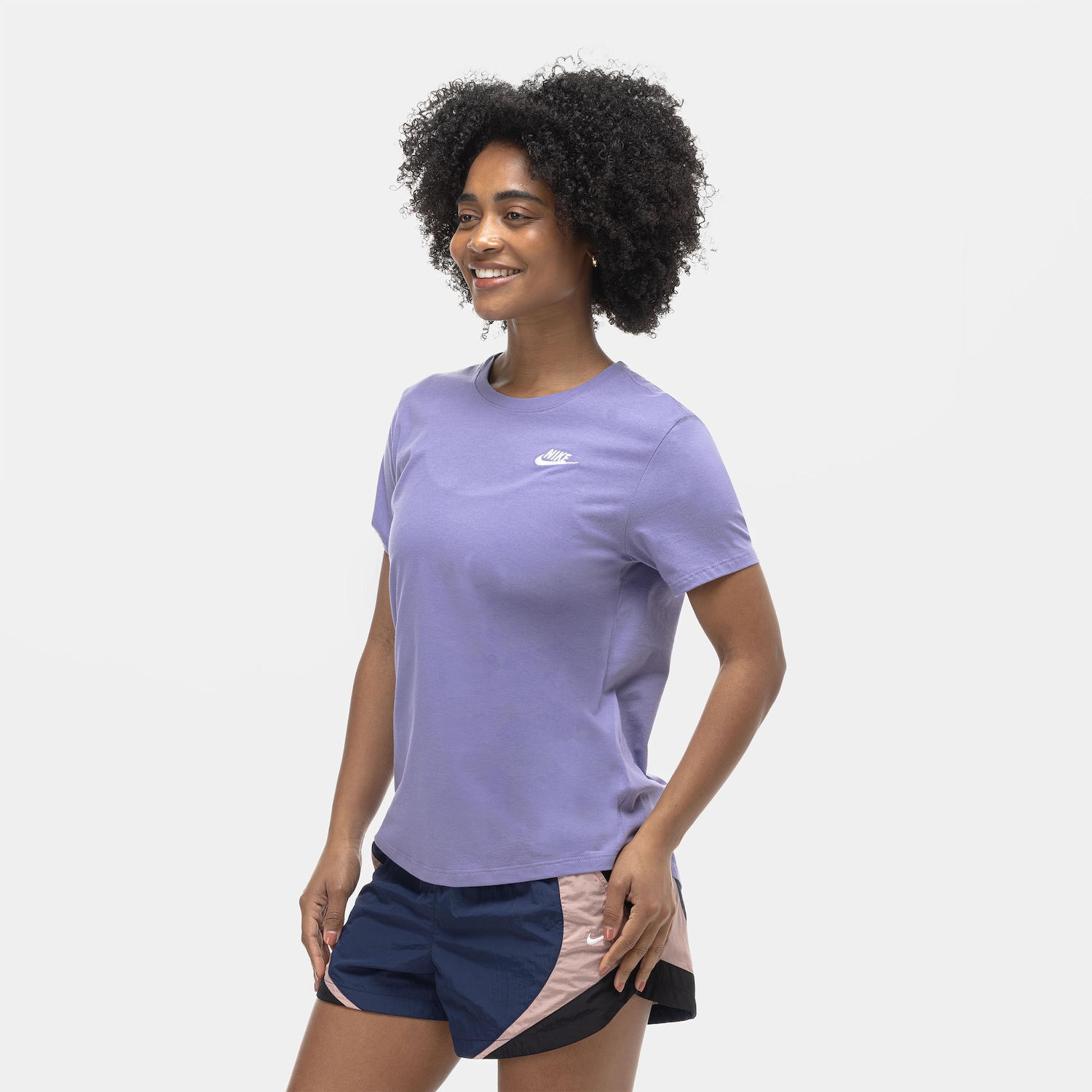 Camiseta Feminina Nike Manga Curta Sportswear Club - Foto 5