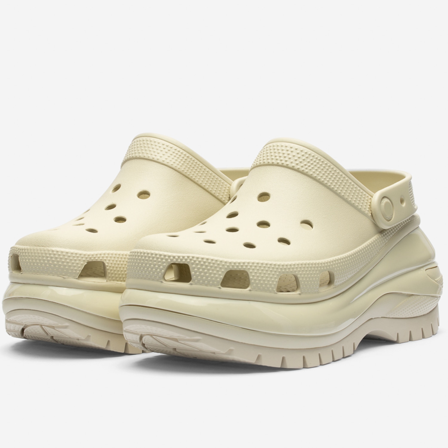 Sandália Crocs Classic Mega Crush Clog - Foto 2