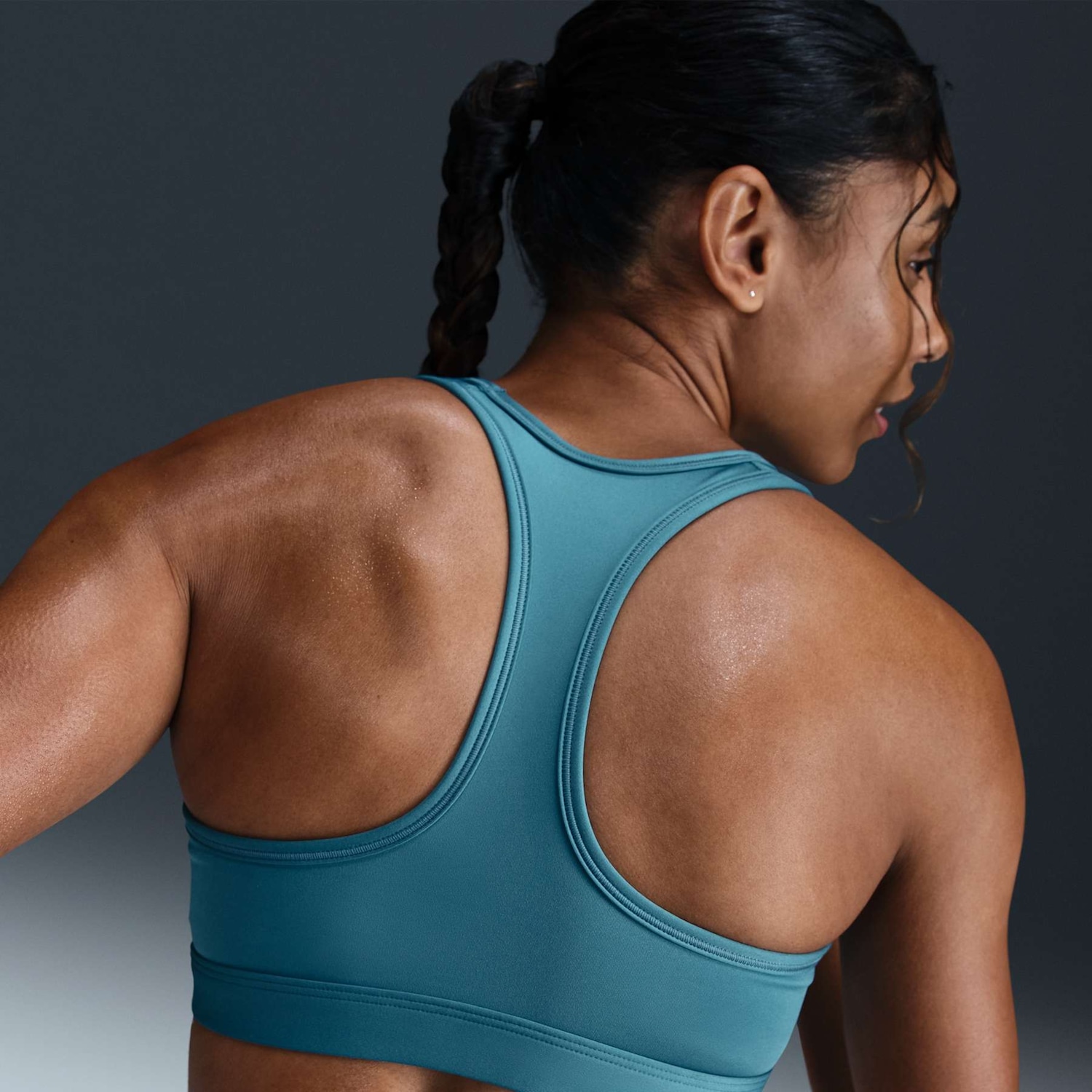 Top Fitness com Bojo Nike Média Sustentação Swoosh Sport - Foto 3