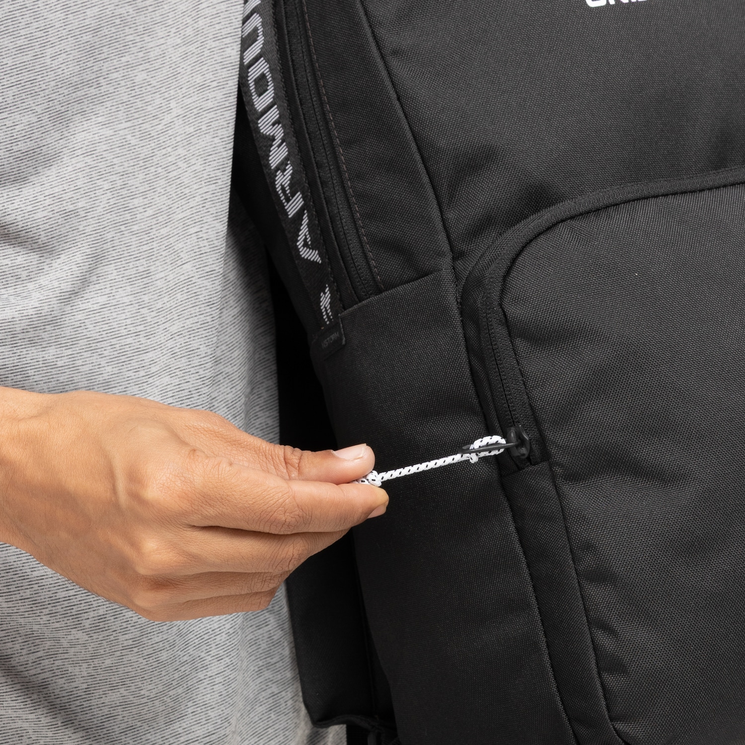 Mochila Under Armour Loudon 25 Litros - Foto 3