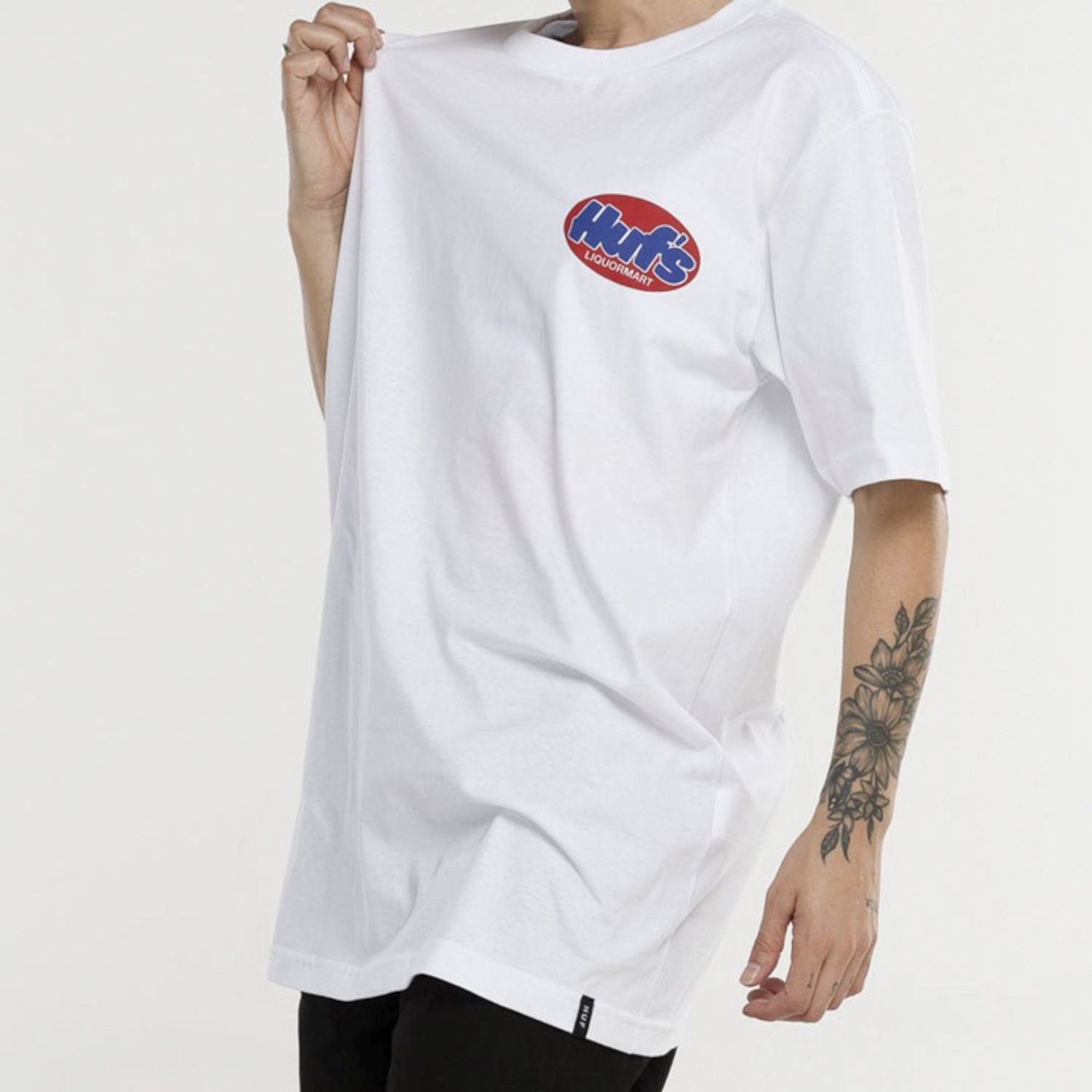 Camiseta HUF Manga Curta Liquormart SS - Foto 2