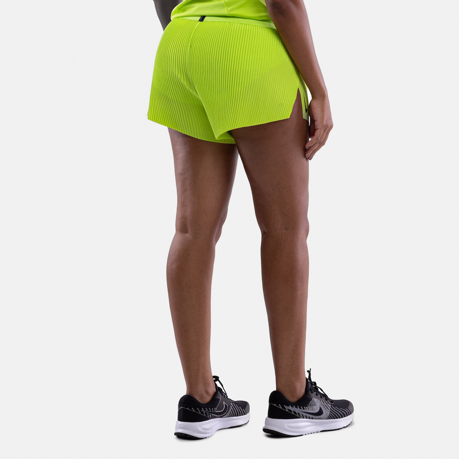 Short Feminino Nike Dri-Fit ADV MR 3IN - Foto 4