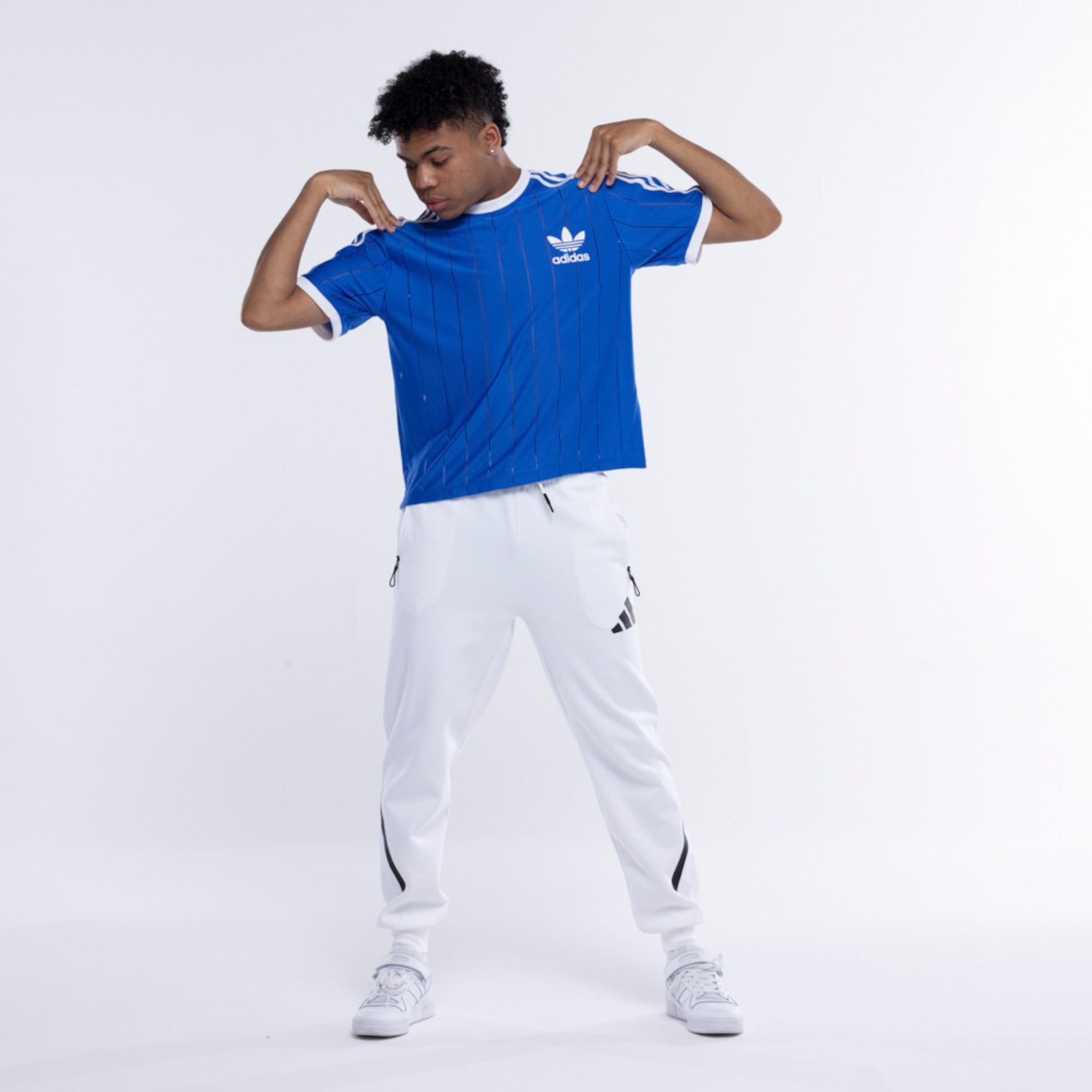 Camiseta adidas Originals Manga Curta 3 Stripes PNST - Foto 1