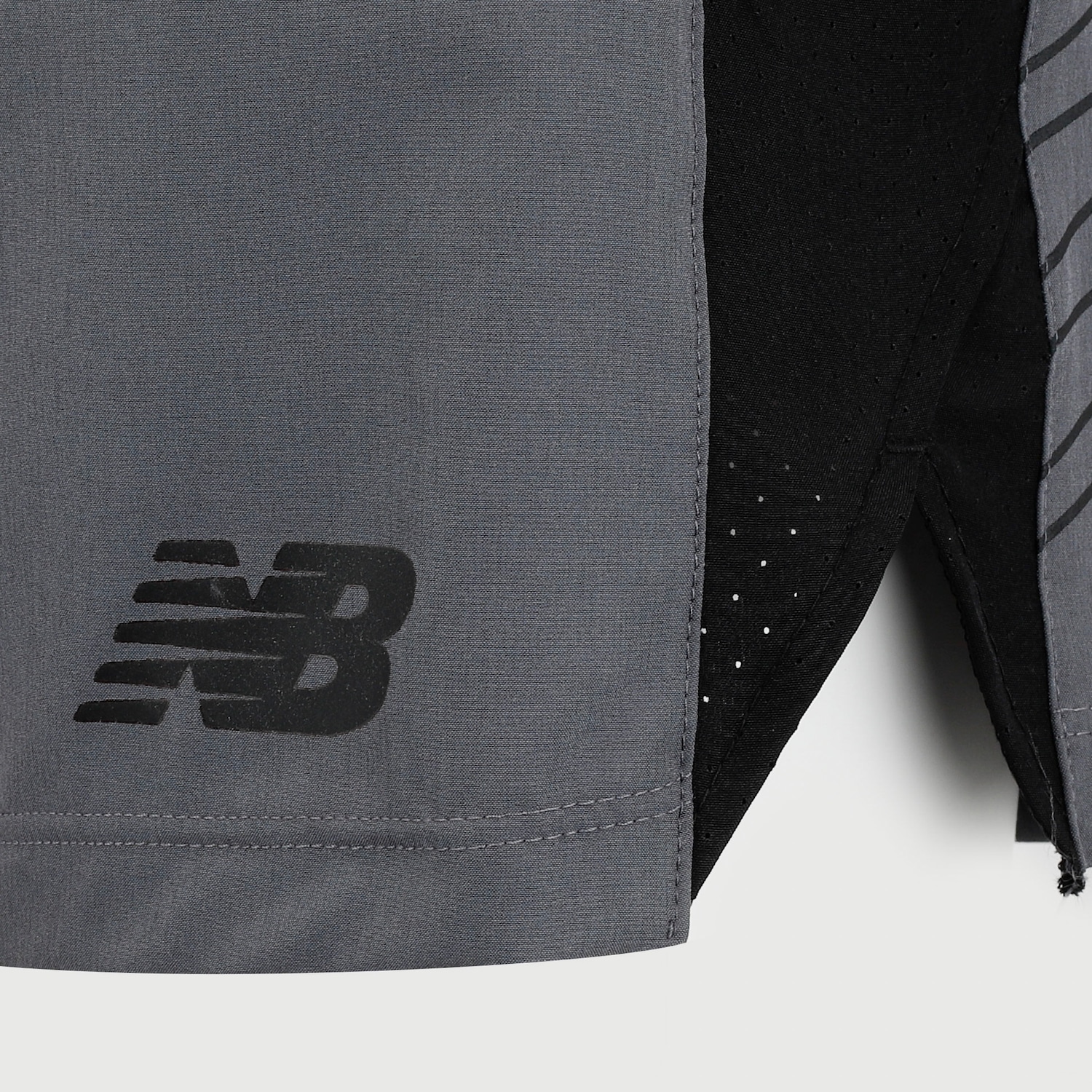 Bermuda New Balance Tenacity Logo 7 Masculina - Foto 3