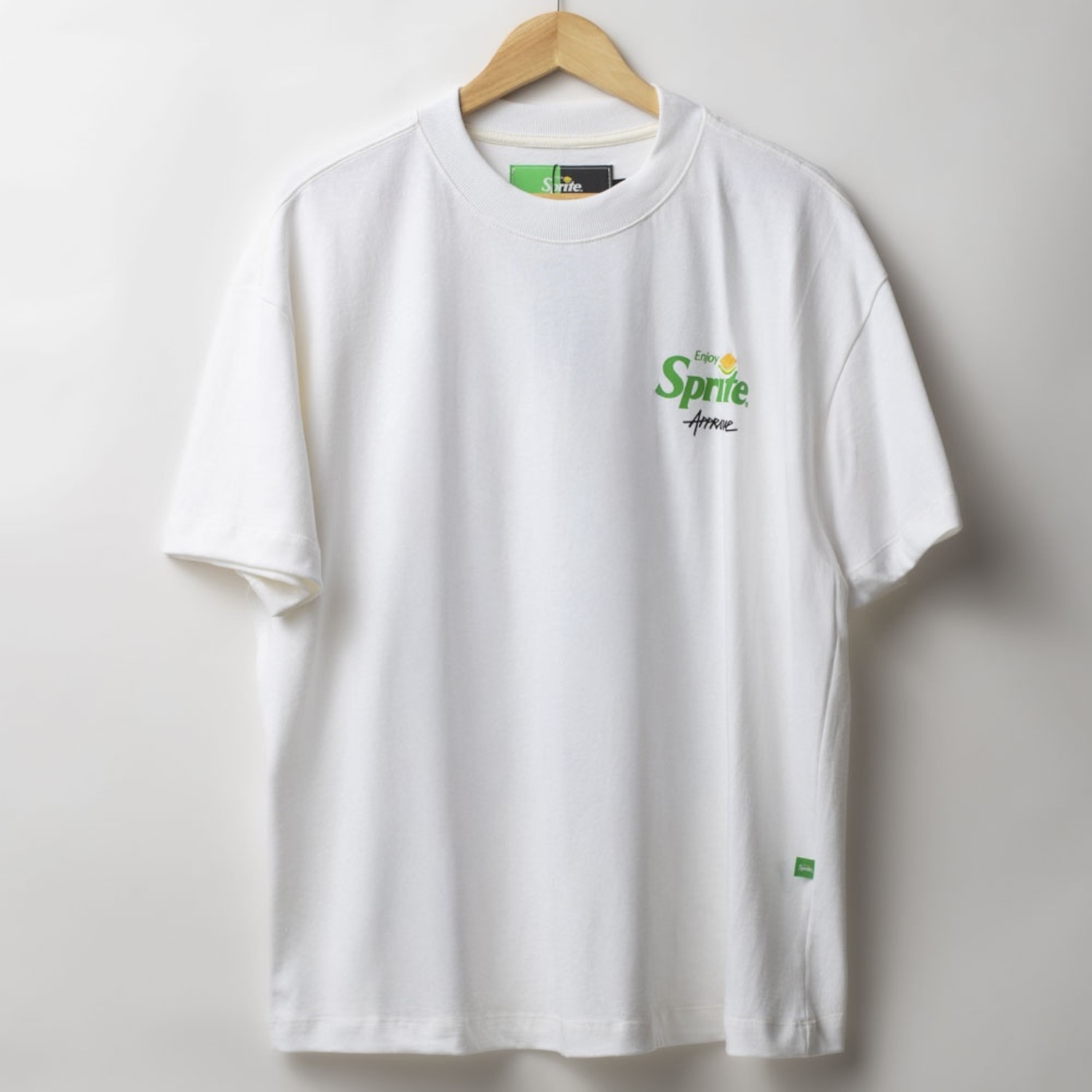 Camiseta Approve x Sprite Manga Curta Huge Bottles - Foto 1