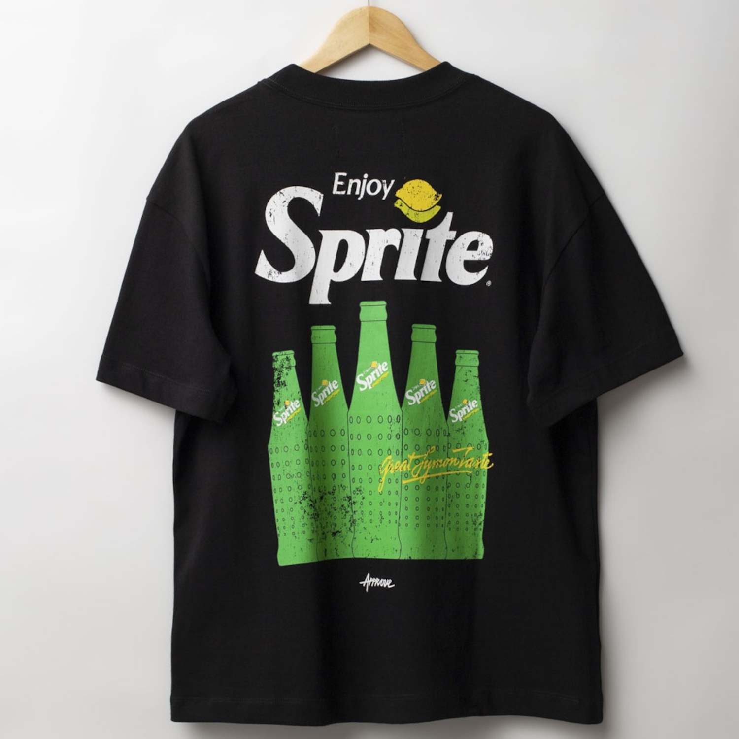 Camiseta Approve x Sprite Manga Curta Huge Bottles - Foto 3