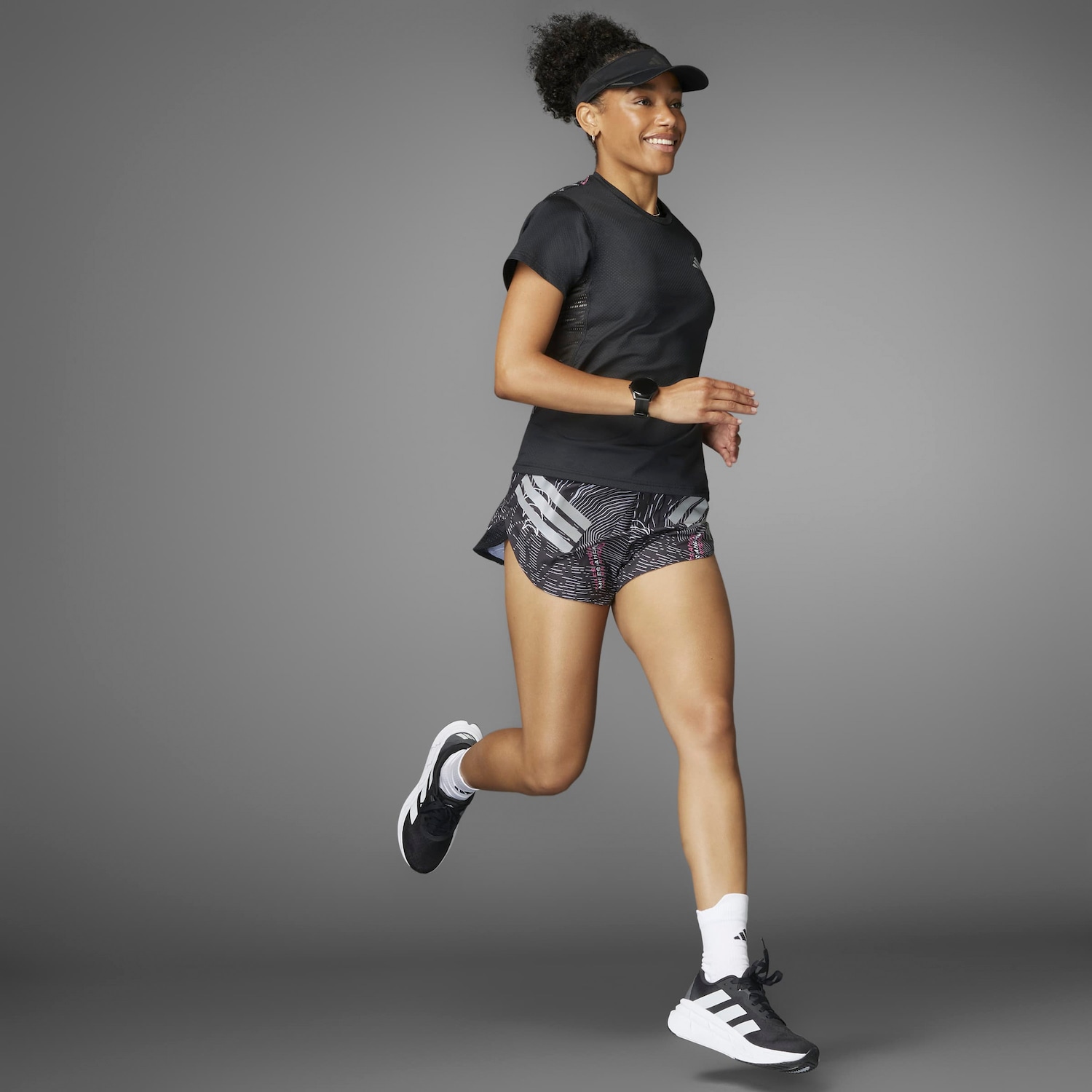 Short Feminino adidas Estampado - Foto 4