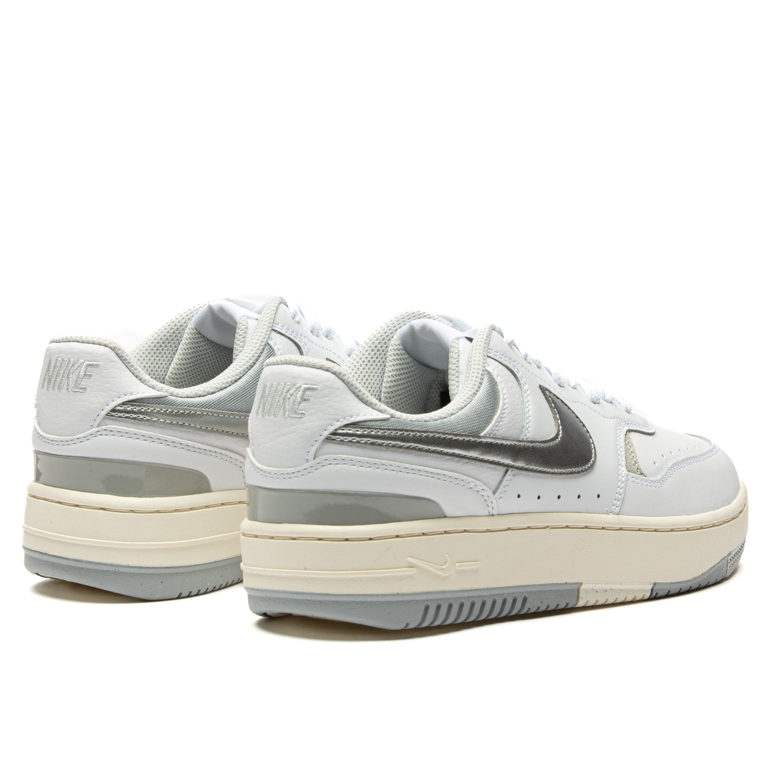 Tênis Nike Gamma Force - Feminino - Foto 4