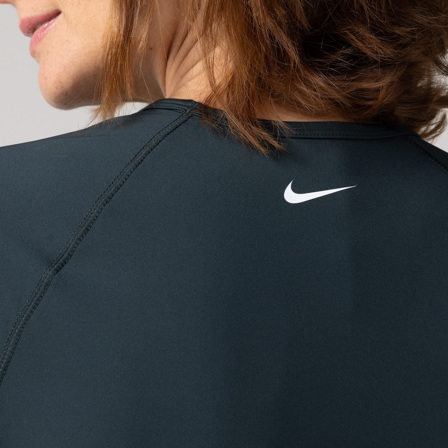 Camiseta Feminina Nike Pro Dri-FIT Tight Gráfica - Foto 4