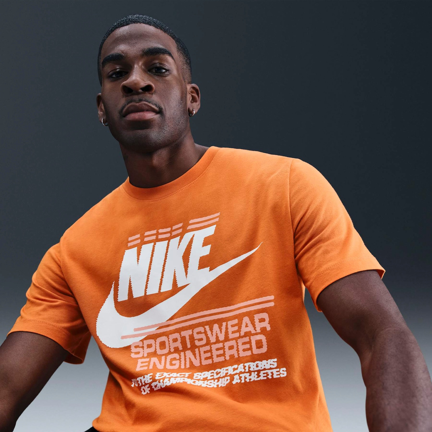 Camiseta Nike Sportswear 6MO Futura Masculina - Foto 4