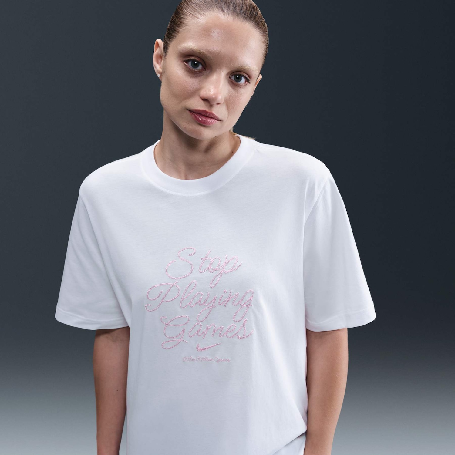 Camiseta Nike Sportswear Feminina - Foto 1