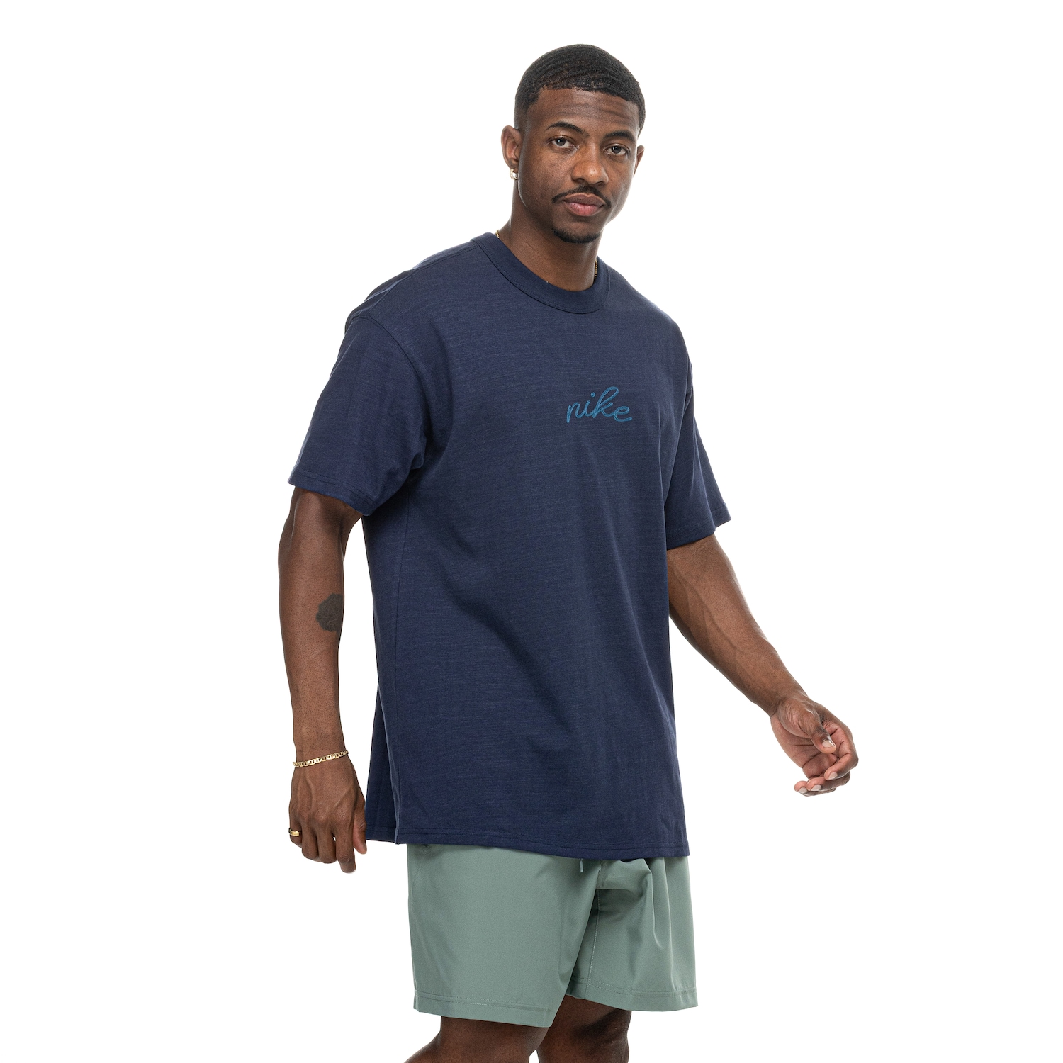 Camiseta Nike Sportswear Essential Masculina - Foto 2