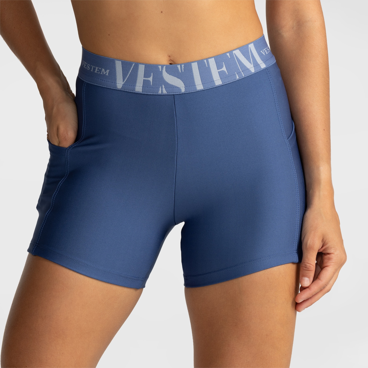 Bermuda com Bolsos Luna Vestem Feminina - Foto 1