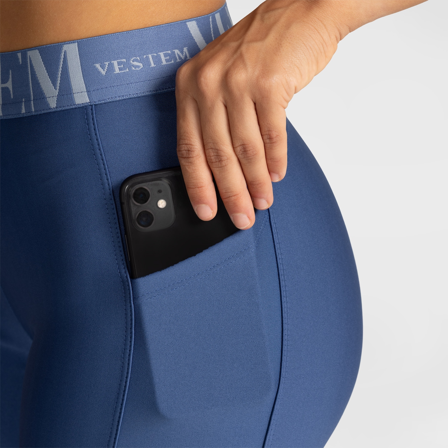 Bermuda com Bolsos Luna Vestem Feminina - Foto 4