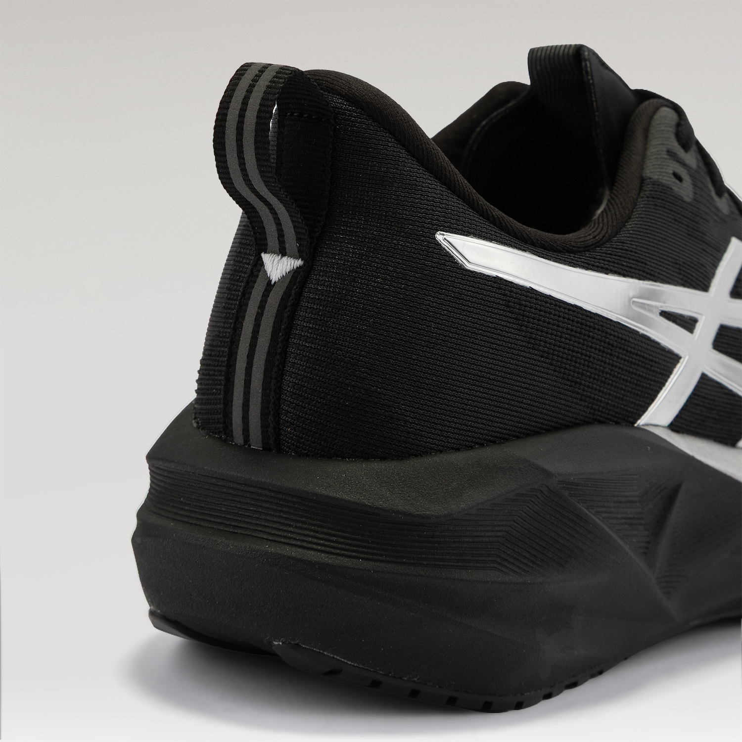 Tênis Masculino ASICS Novablast 5 Platinum - Foto 4