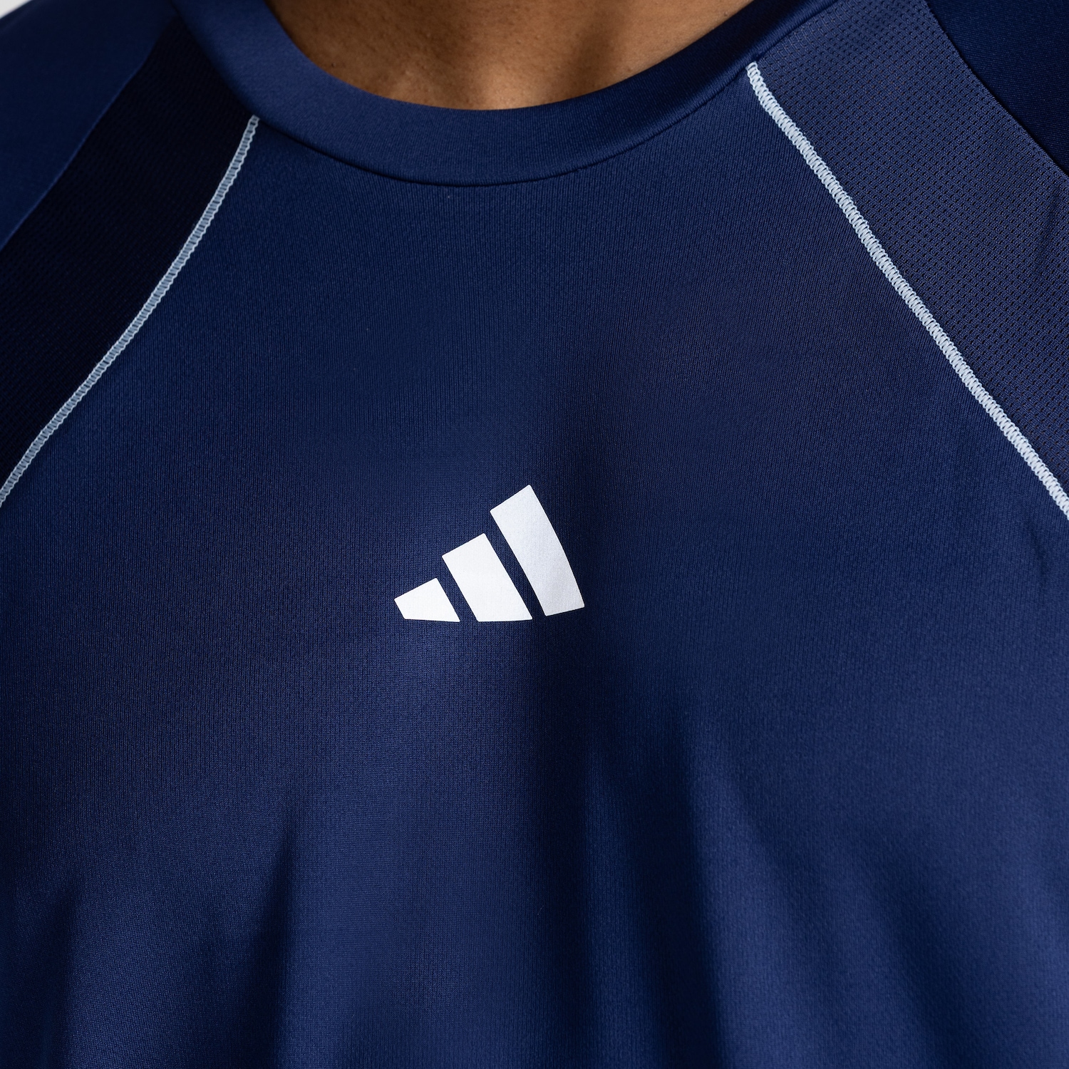 Camiseta adidas Tech APP Masculina - Foto 4