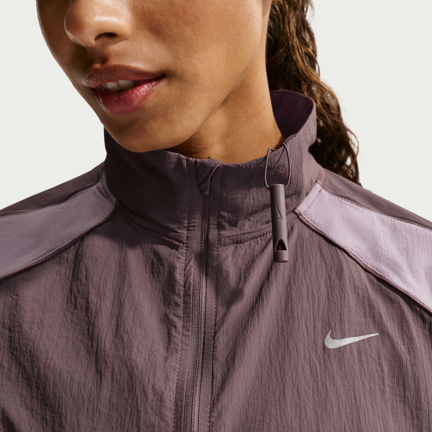 Jaqueta Nike Repel Swift Feminina - Foto 2