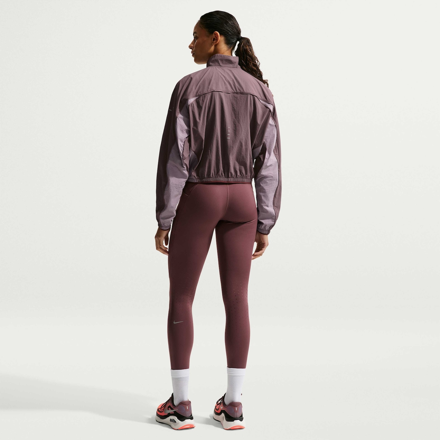 Jaqueta Nike Repel Swift Feminina - Foto 3