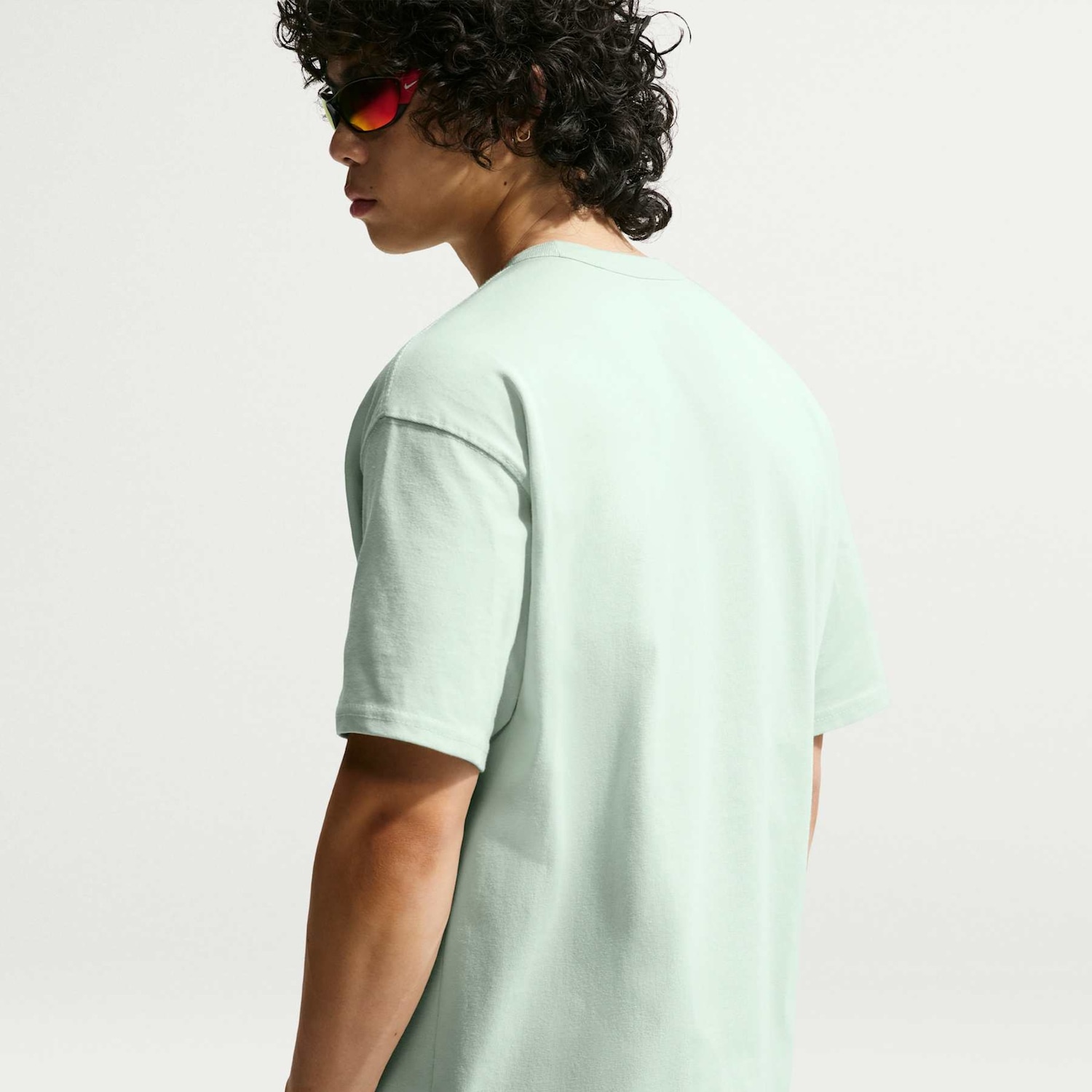 Camiseta Nike Sportswear Premium Essentials Masculina - Foto 4