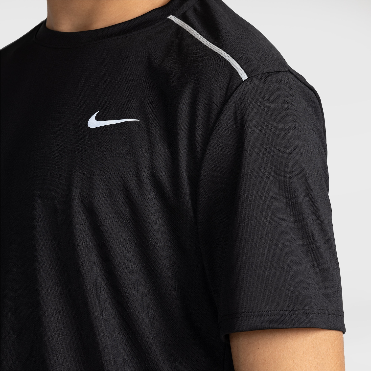 Camiseta Nike M NK DF UV Miller SS Masculina - Foto 4