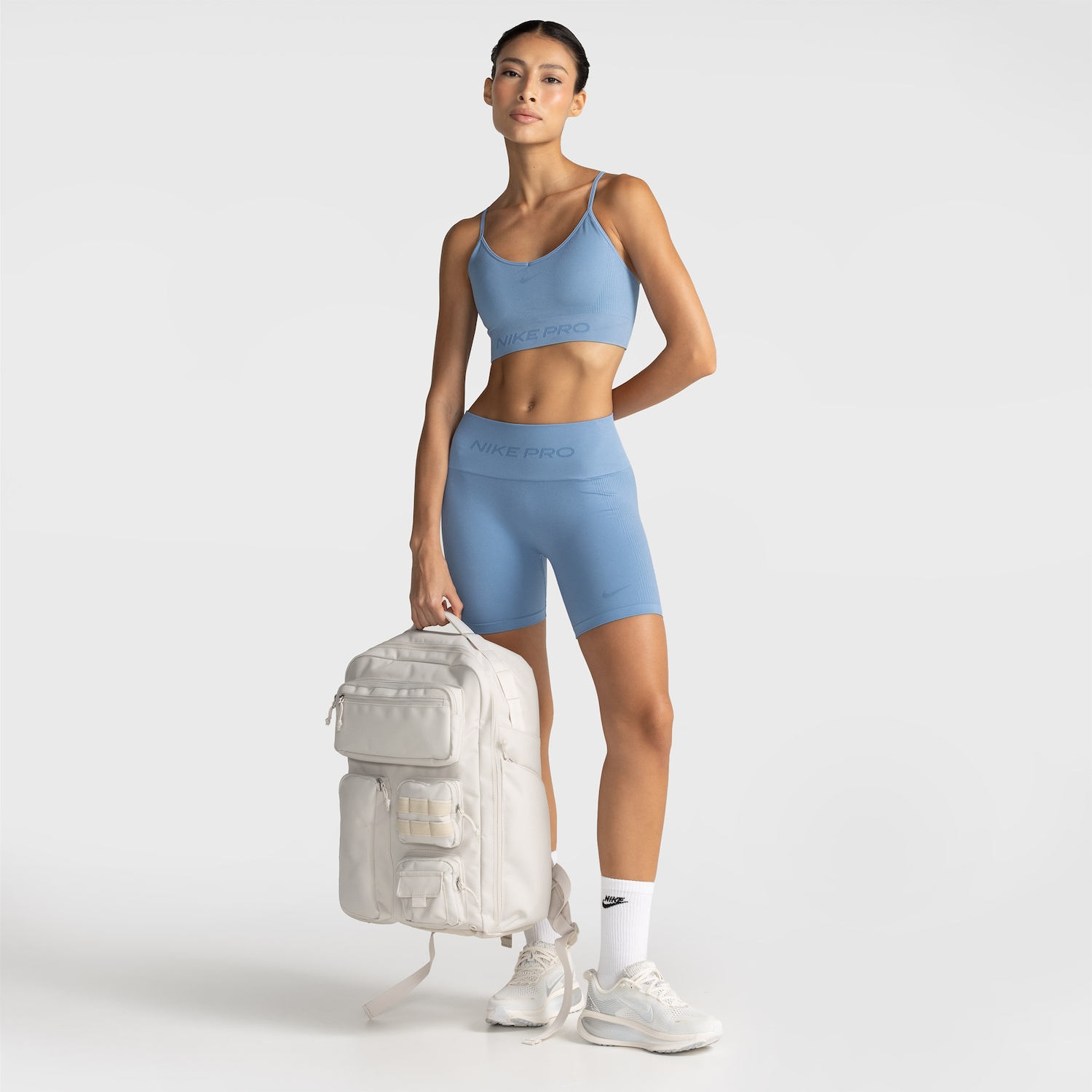 Shorts Nike Pro Sem Costura Feminino - Foto 3