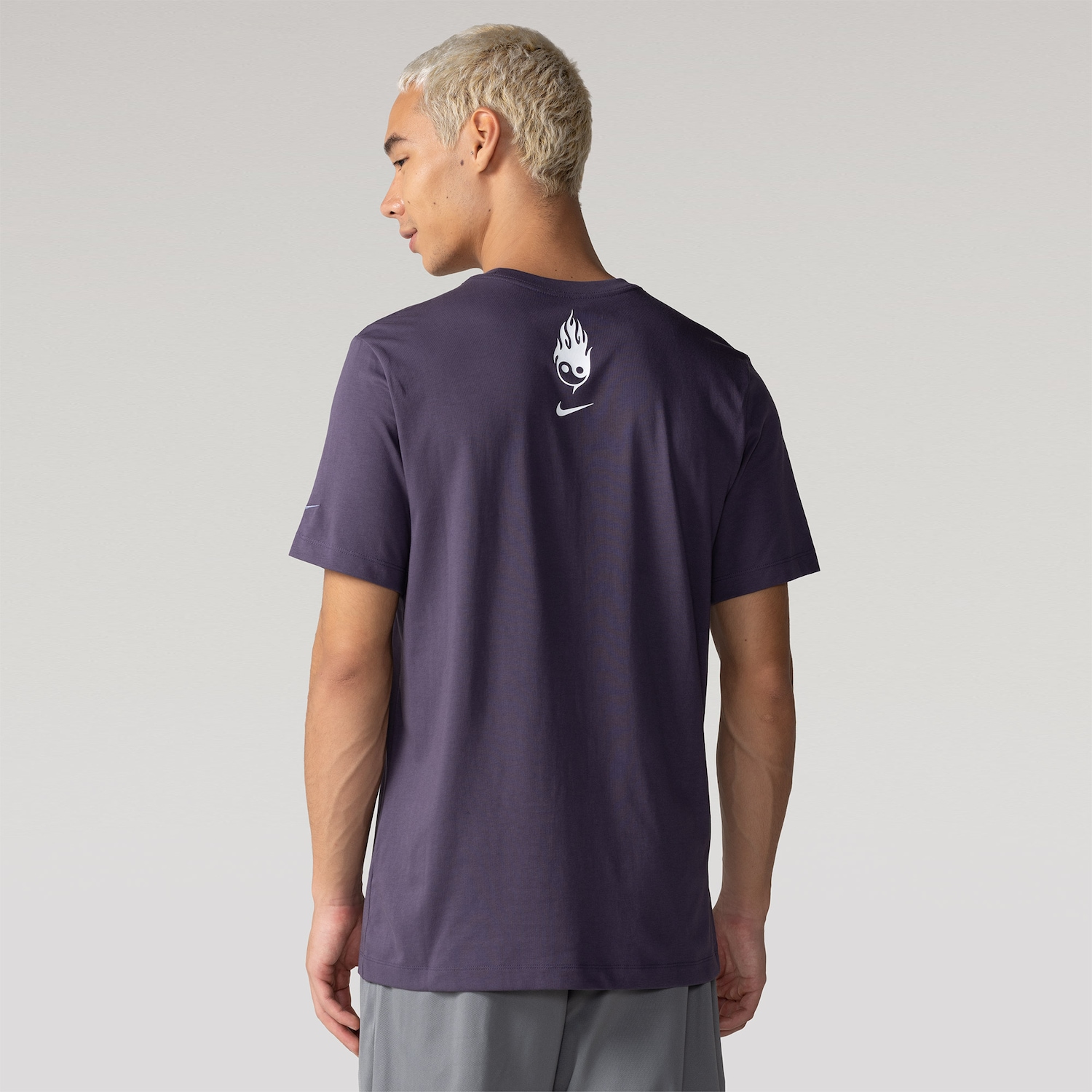 Camiseta Nike Sportswear Masculina - Foto 2