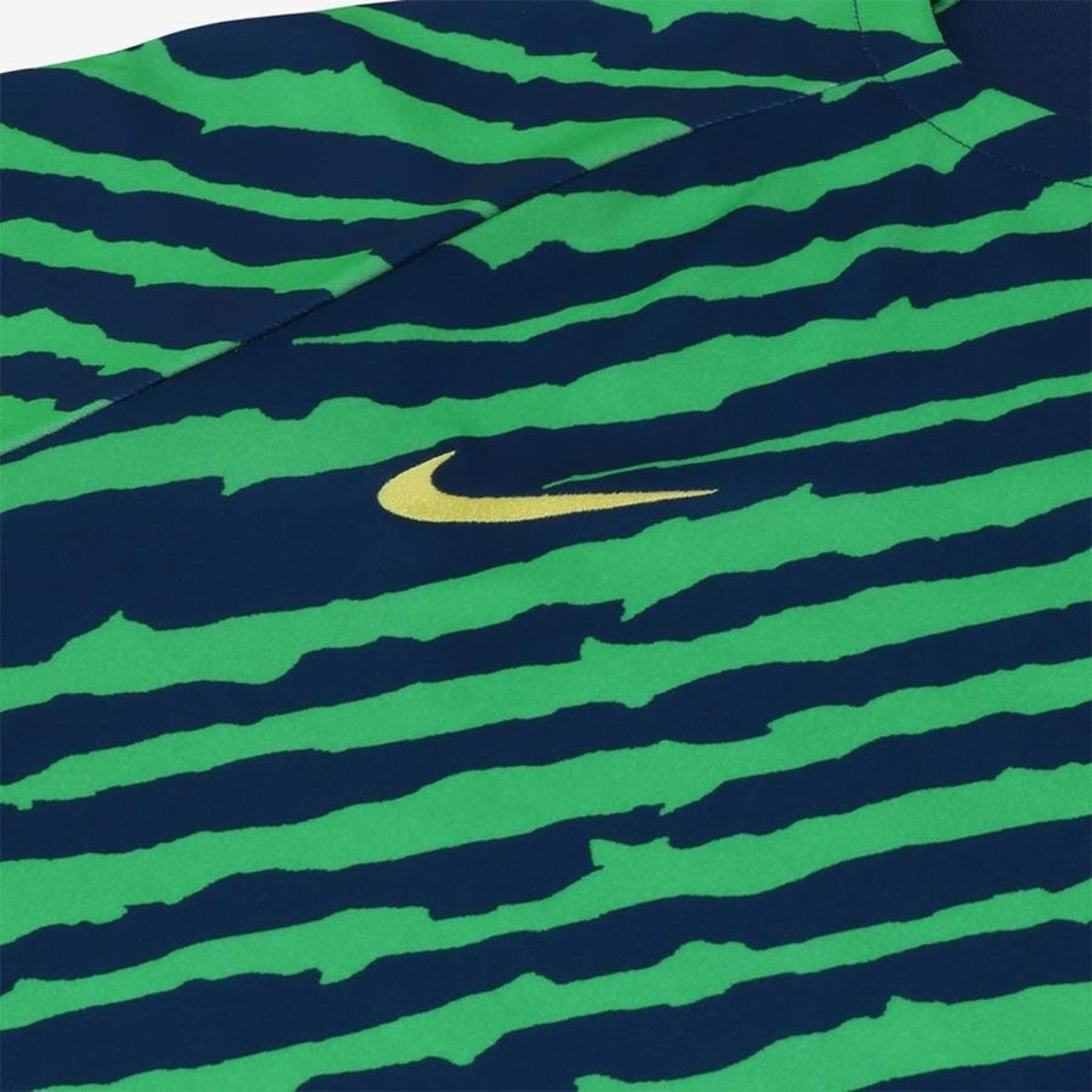Camiseta do Brasil Nike Pré-Jogo - Feminina - Foto 4
