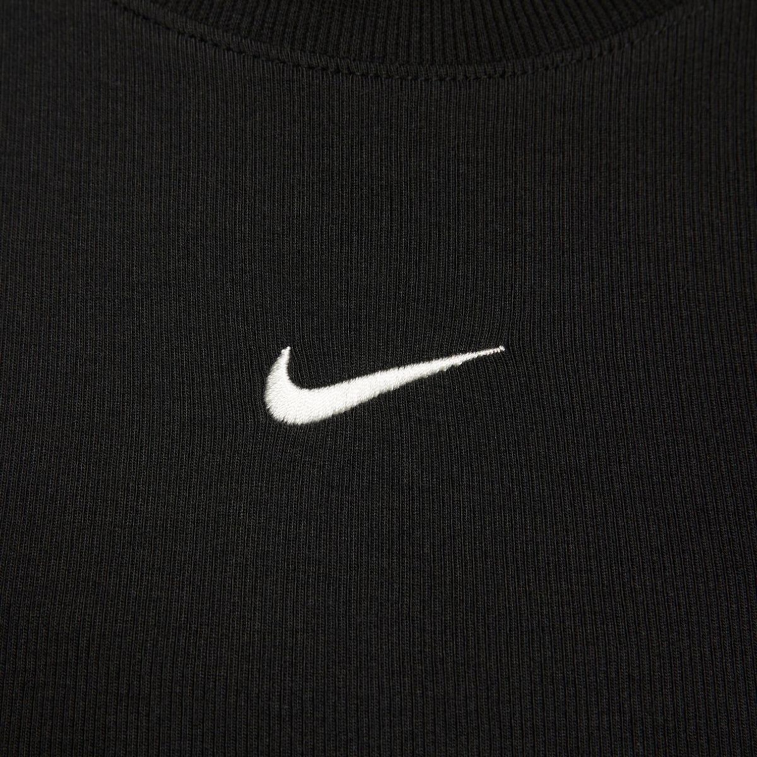 Camiseta Regata Nike Sportswear Essentials - Feminina - Foto 4
