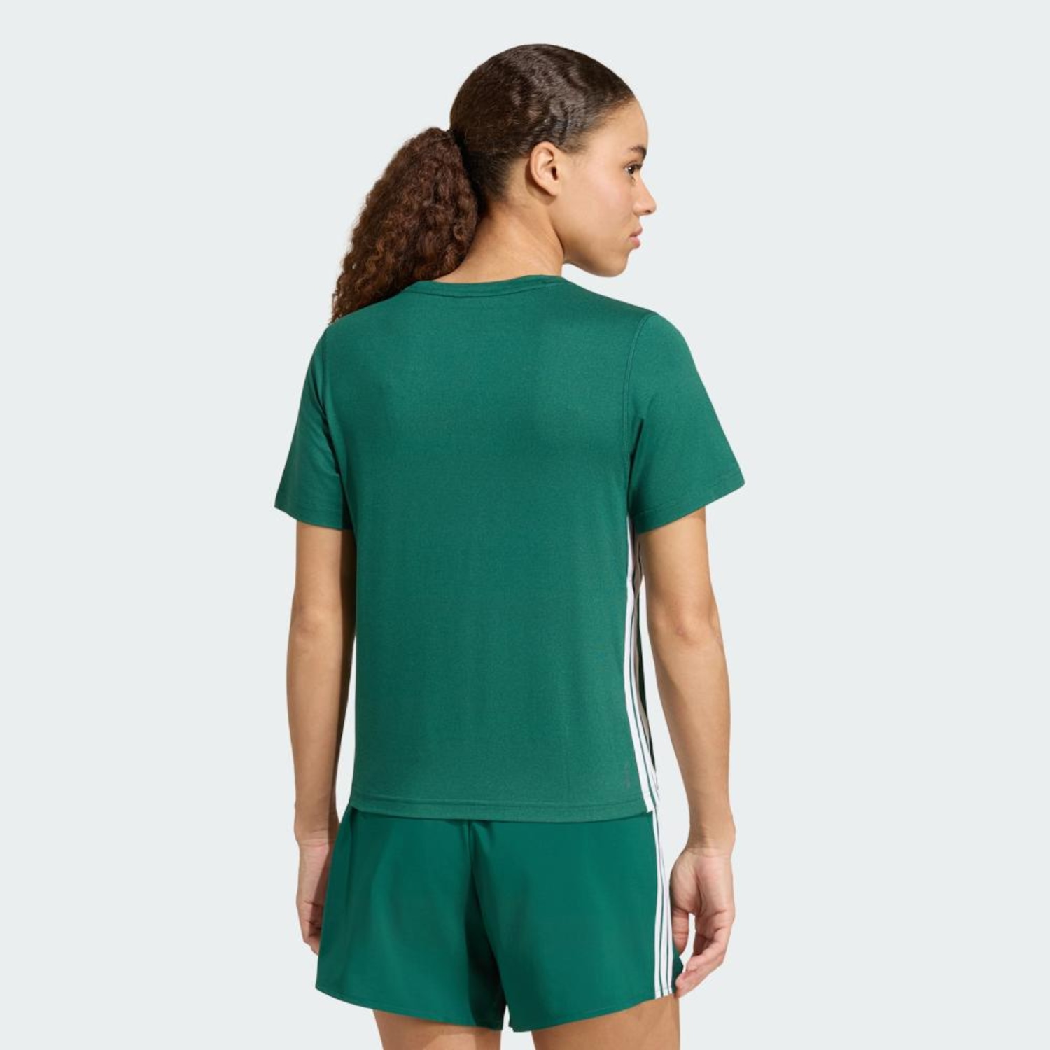 Camiseta Treino adidas Essentials 3-Stripes - Feminina - Foto 3