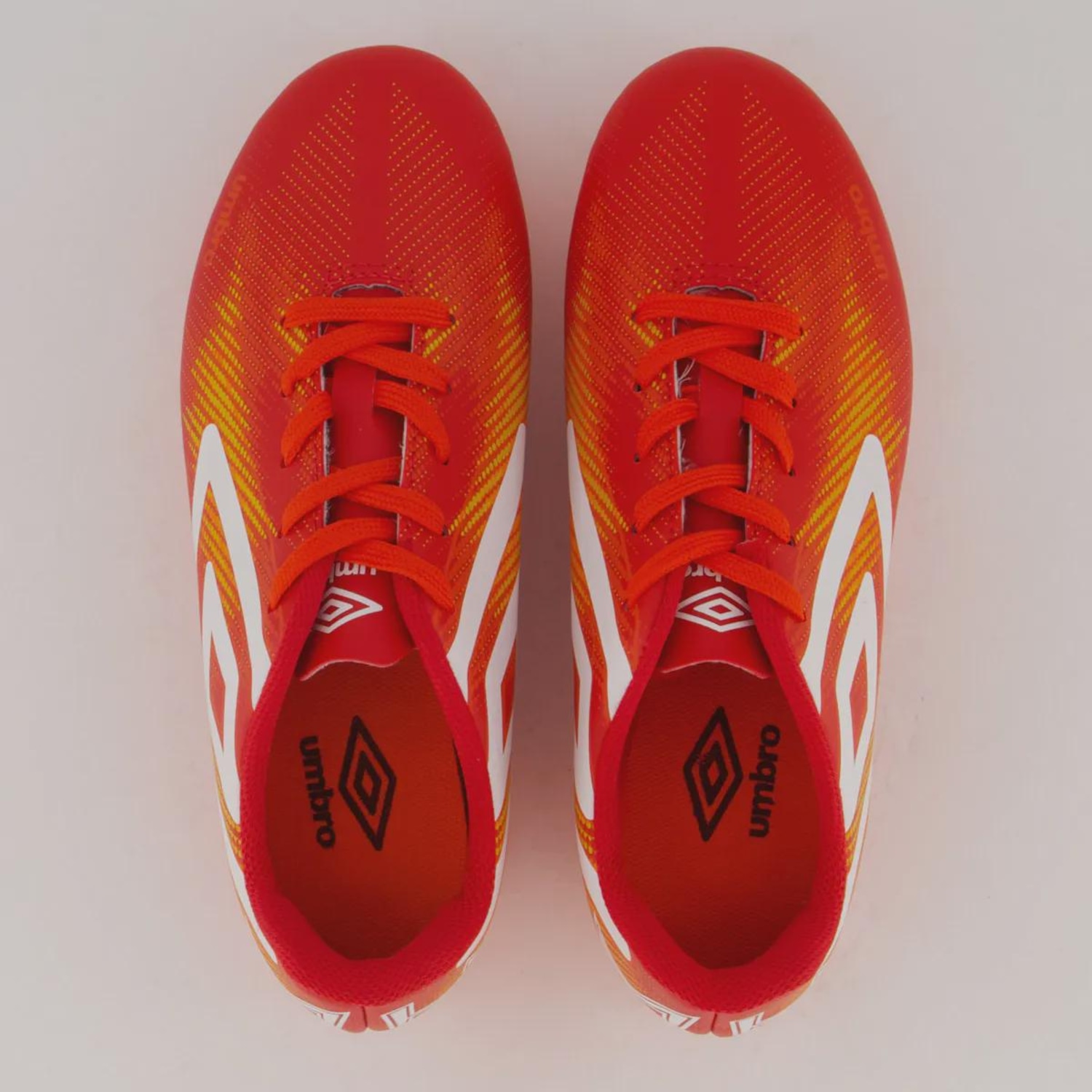 Chuteira Umbro Heatmap Campo Juvenil Vermelha e Laranja - Foto 4
