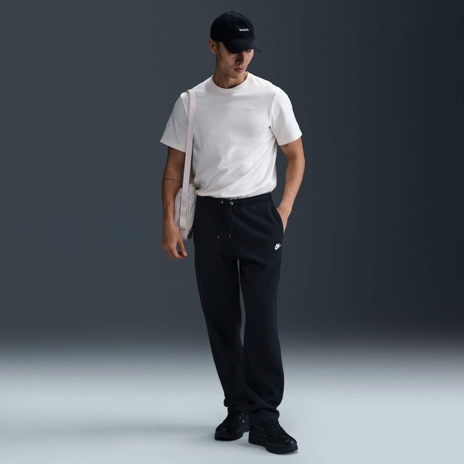 Calça Nike Club Fleece Bungie - Masculina - Foto 1