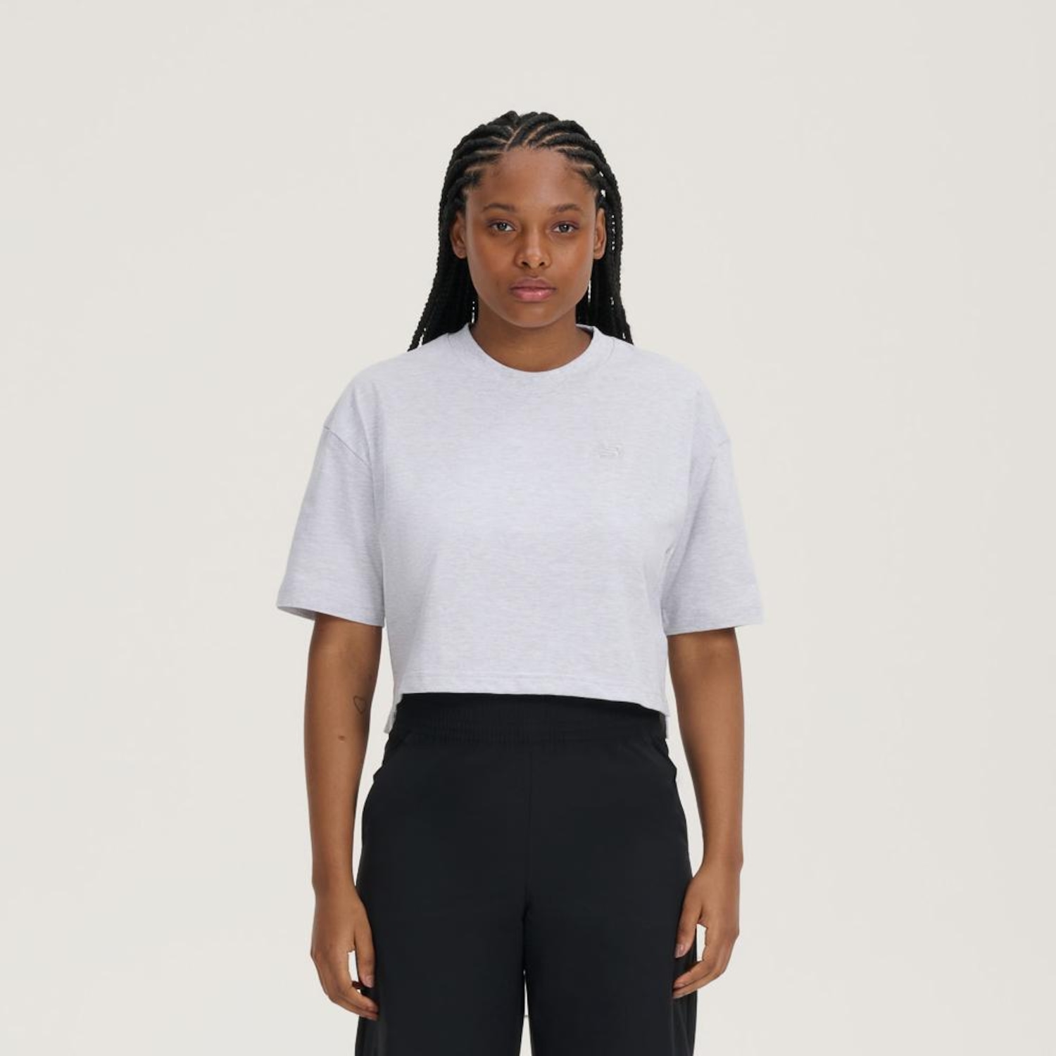 Camiseta New Balance Cropped Small Logo - Feminina - Foto 1