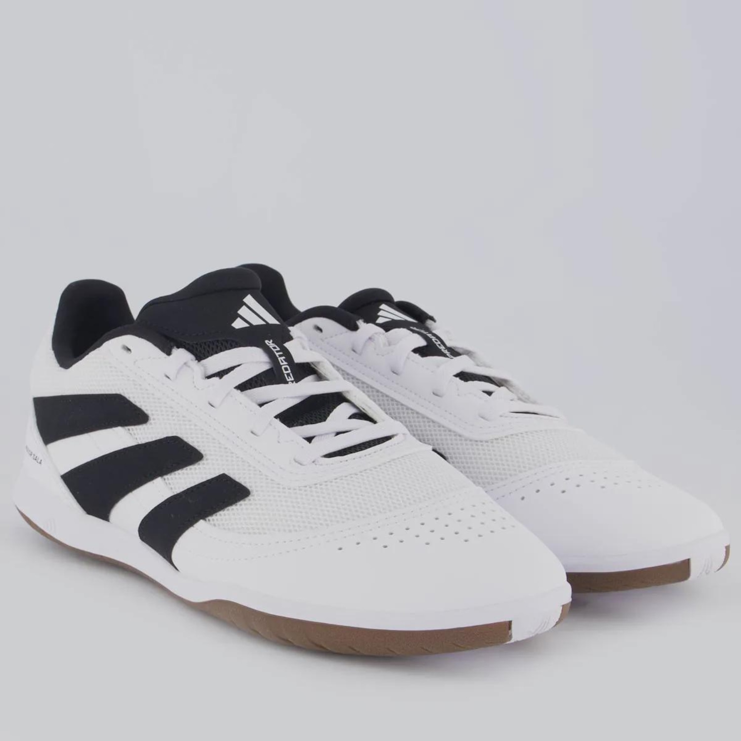 Chuteira de Futsal Infantil adidas Predator Club - Foto 2