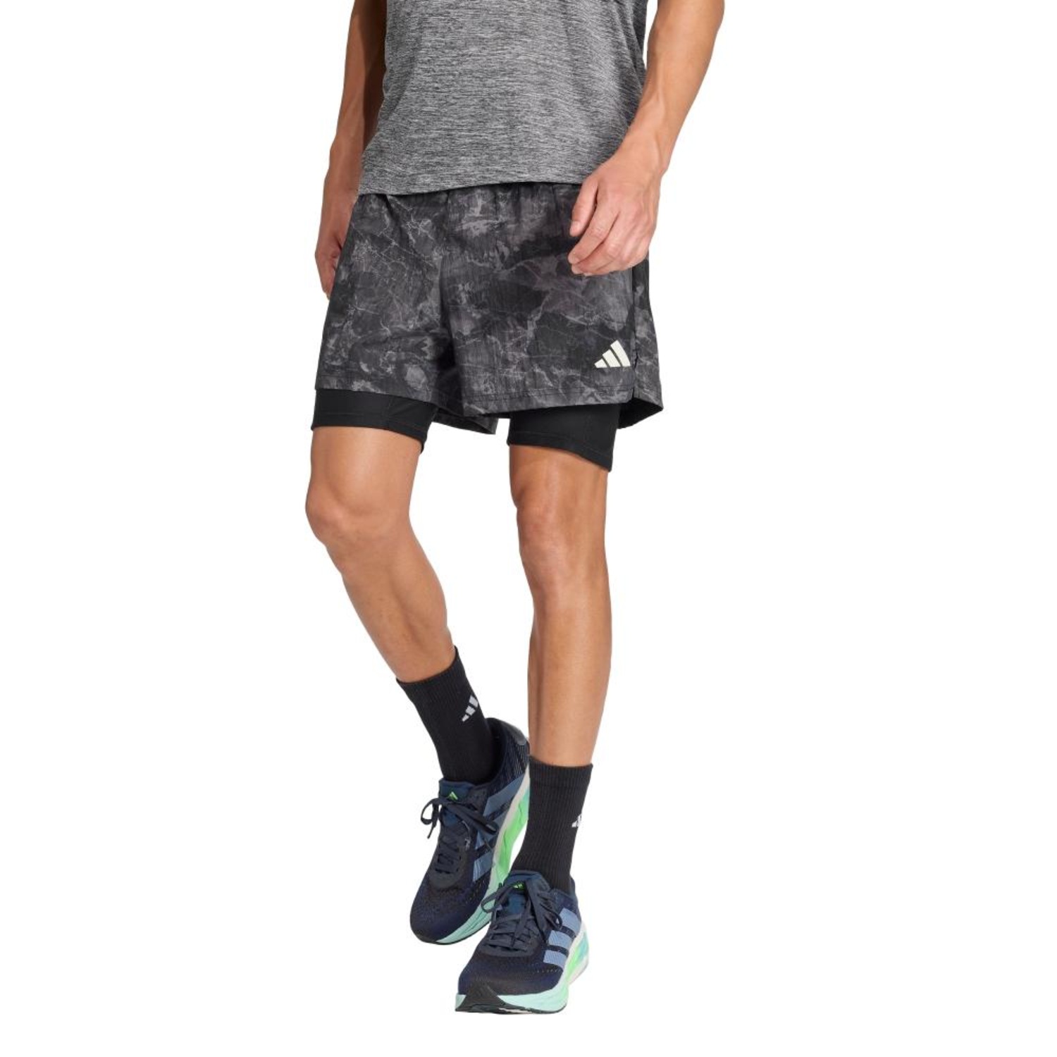 Bermuda adidas 2 Em 1 Own The Run Spray Dye Masculina - Foto 1