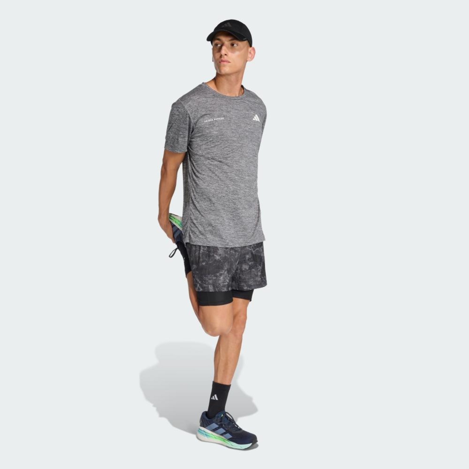 Bermuda adidas 2 Em 1 Own The Run Spray Dye Masculina - Foto 4
