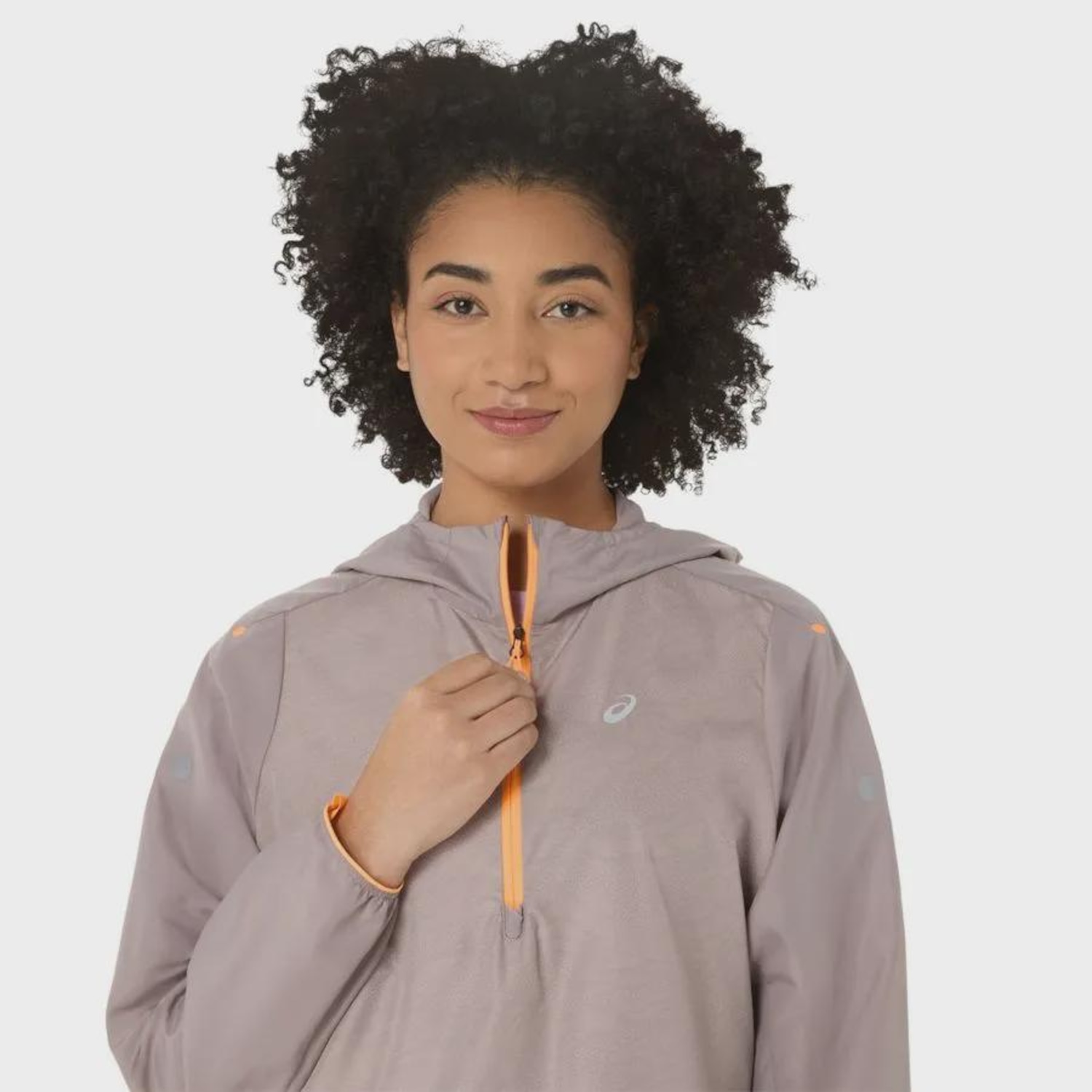 Jaqueta Corta Vento Feminina ASICS com Capuz Fujitrail Packable - Foto 4