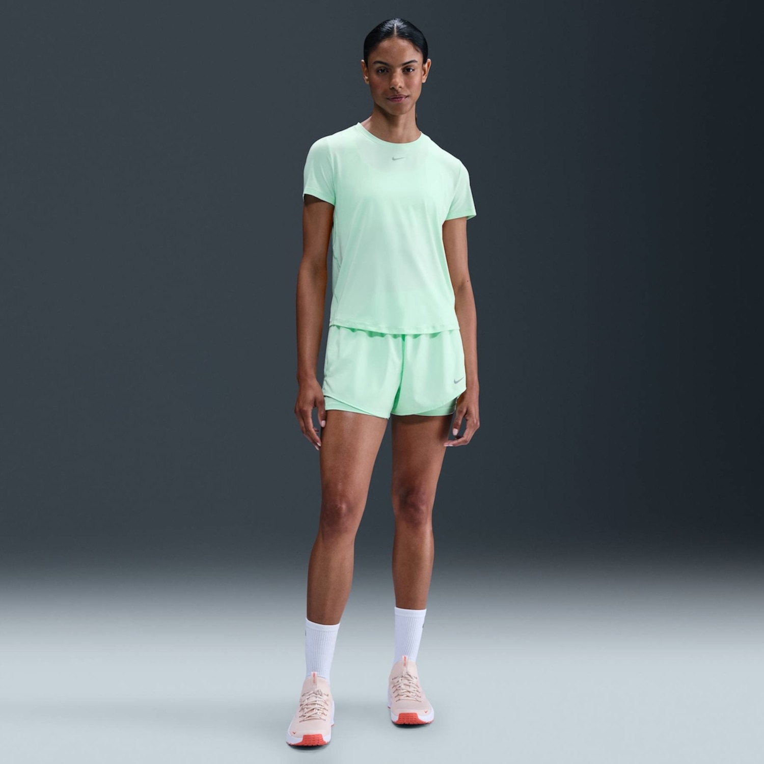 Camiseta Nike Dri-FIT One Feminina - Foto 1