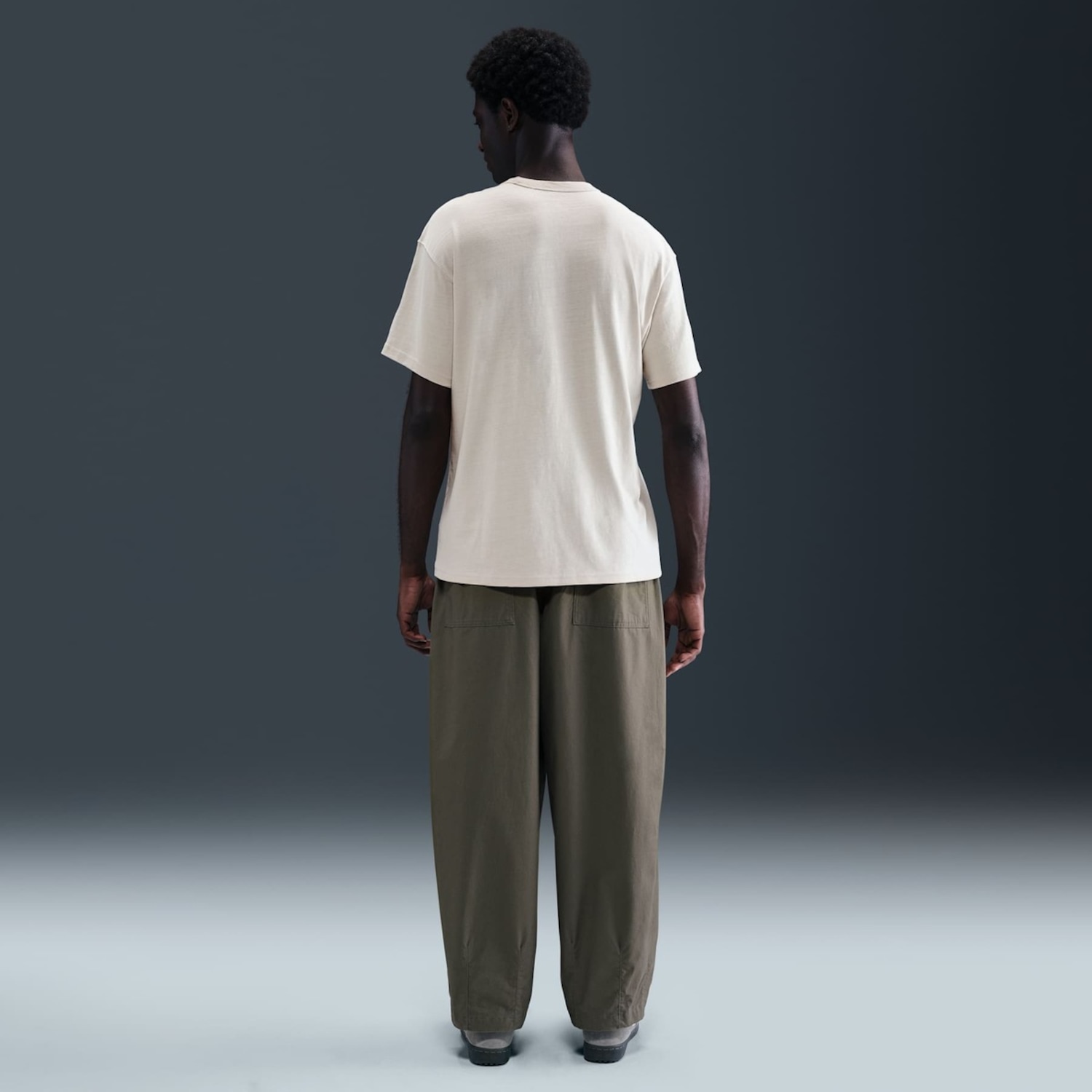 Camiseta Nike Sportswear Essential Masculina - Foto 3