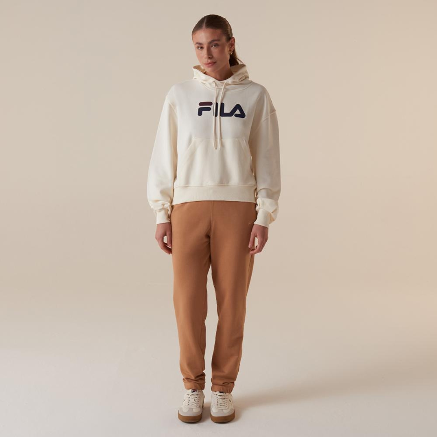 Blusão Feminino Fila com Capuz Comfort Letter - Foto 3