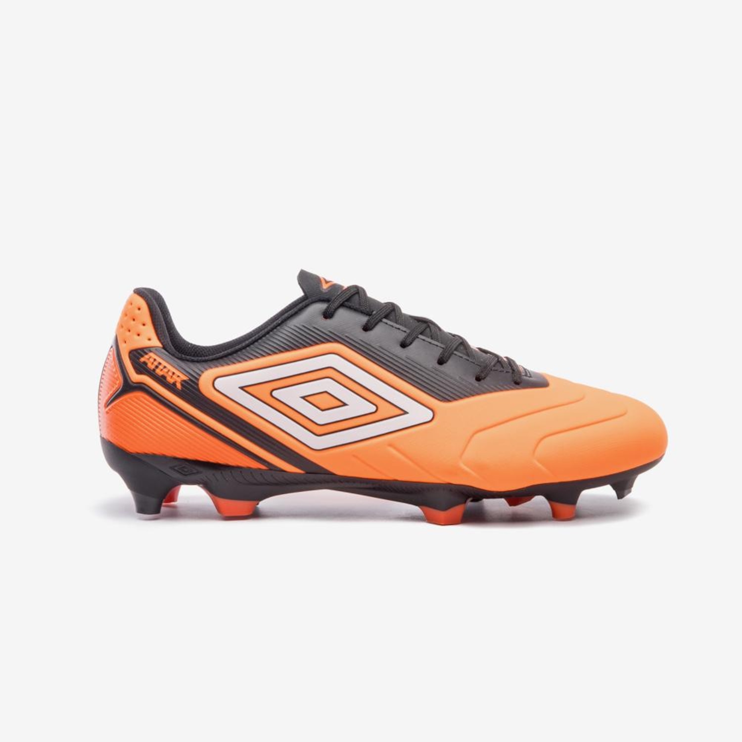 Chuteira de Campo Adulto Umbro Attak Iii - Foto 1
