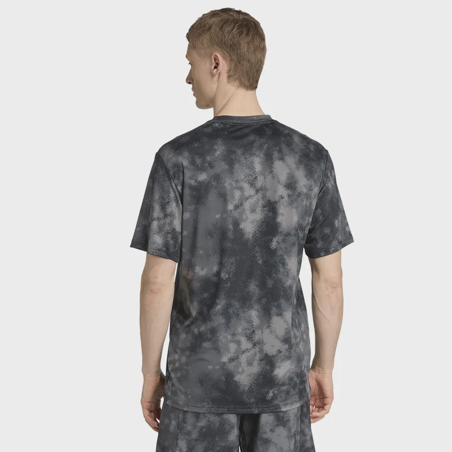 Camiseta adidas Estampada Essentials - Masculina - Foto 3