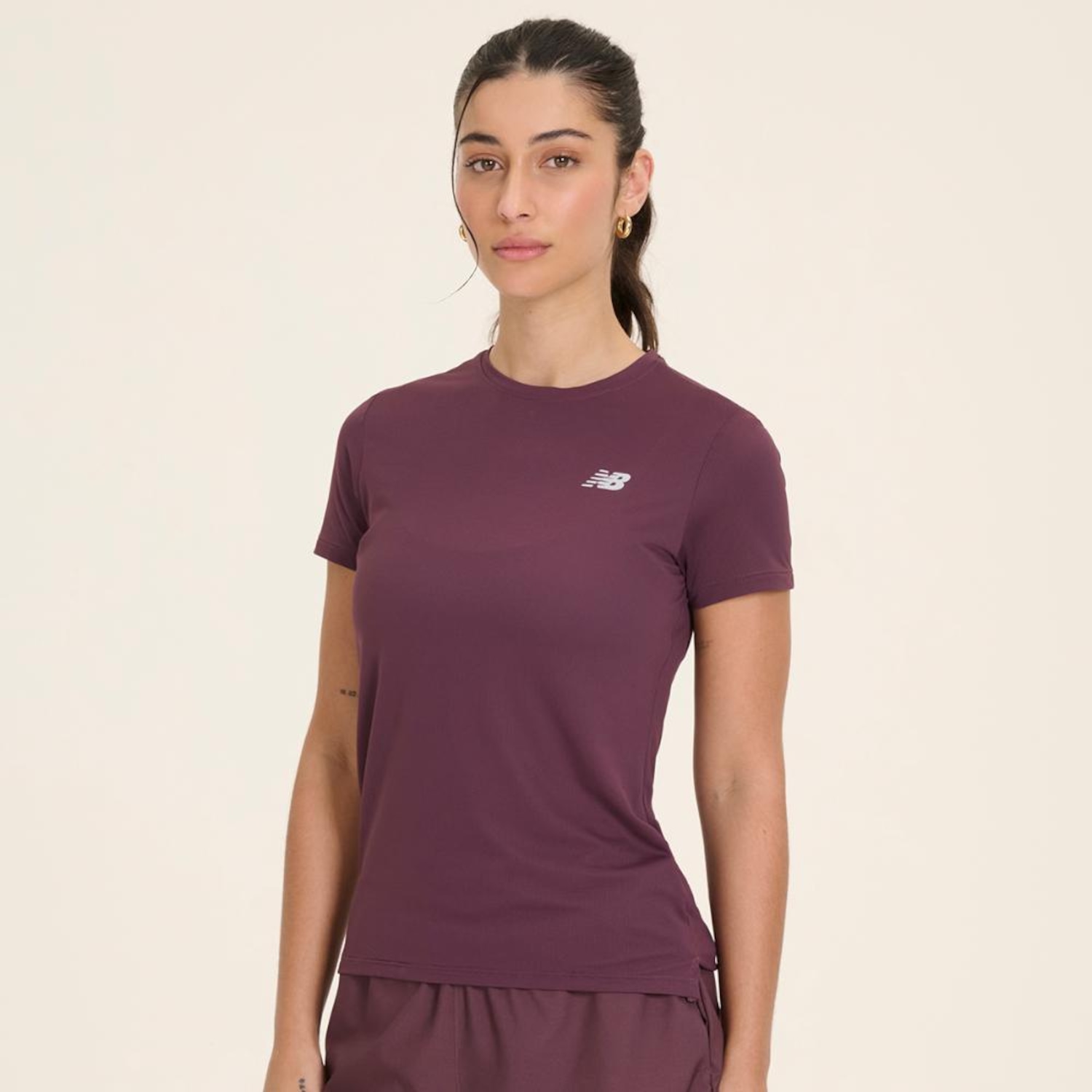 Camiseta New Balance Sport Essentials Feminina - Foto 2